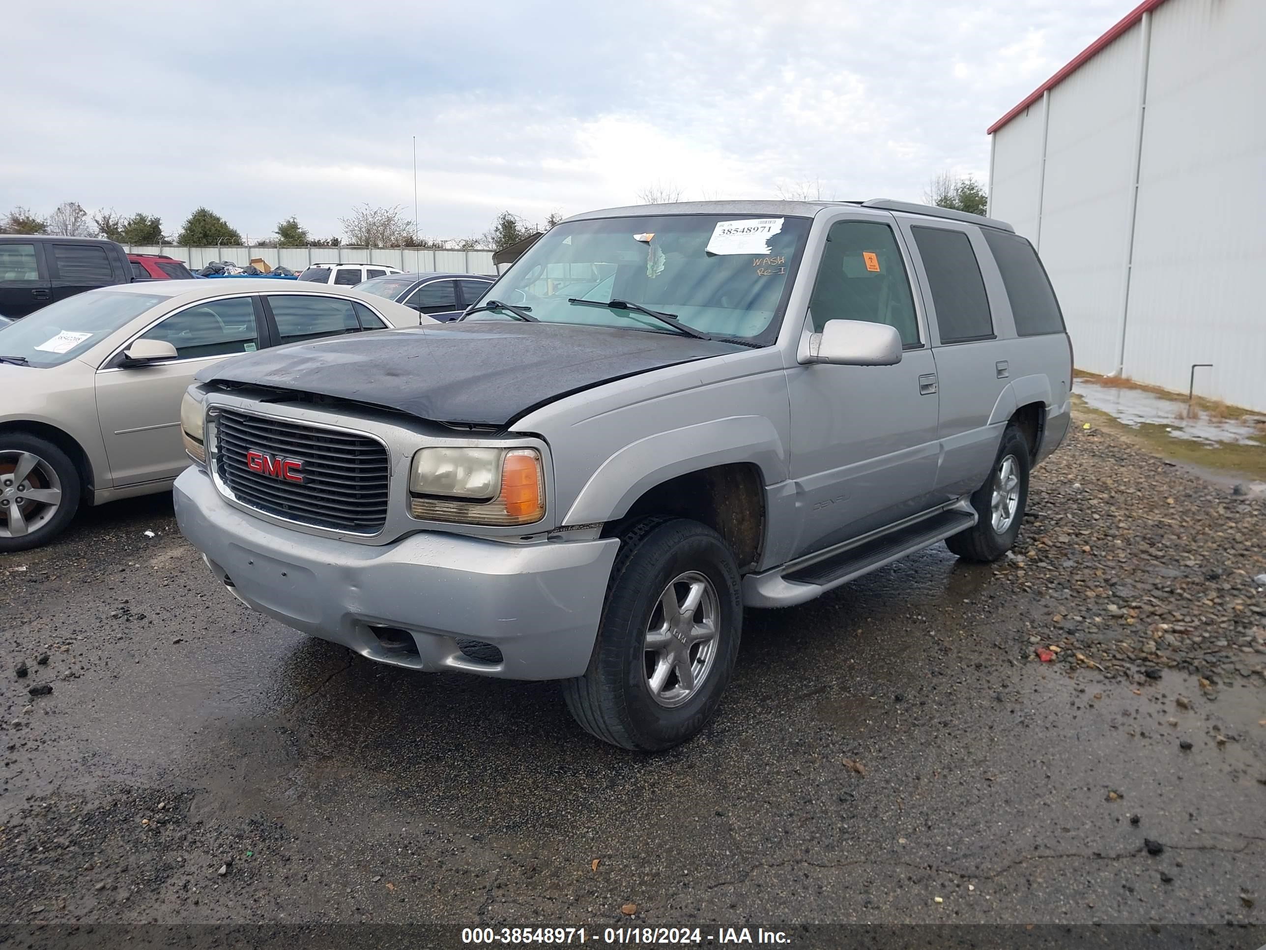 Photo 1 VIN: 1GKEK13R7YR111561 - GMC YUKON 