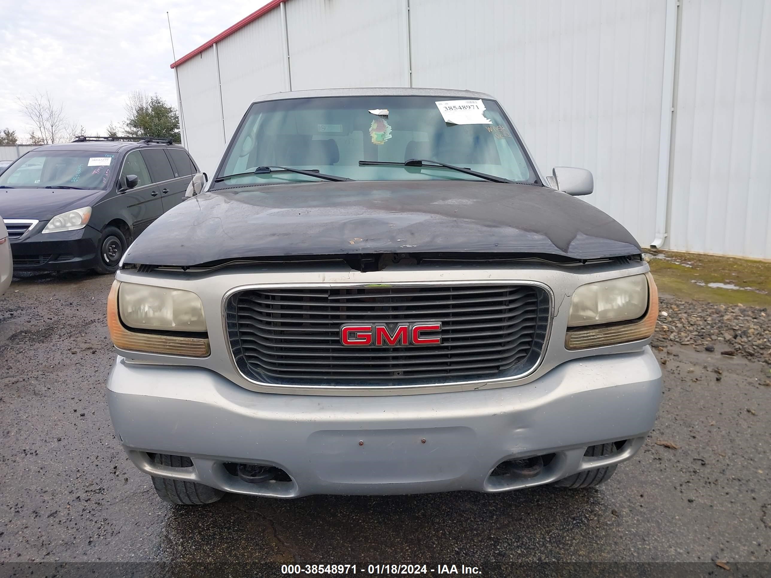 Photo 5 VIN: 1GKEK13R7YR111561 - GMC YUKON 