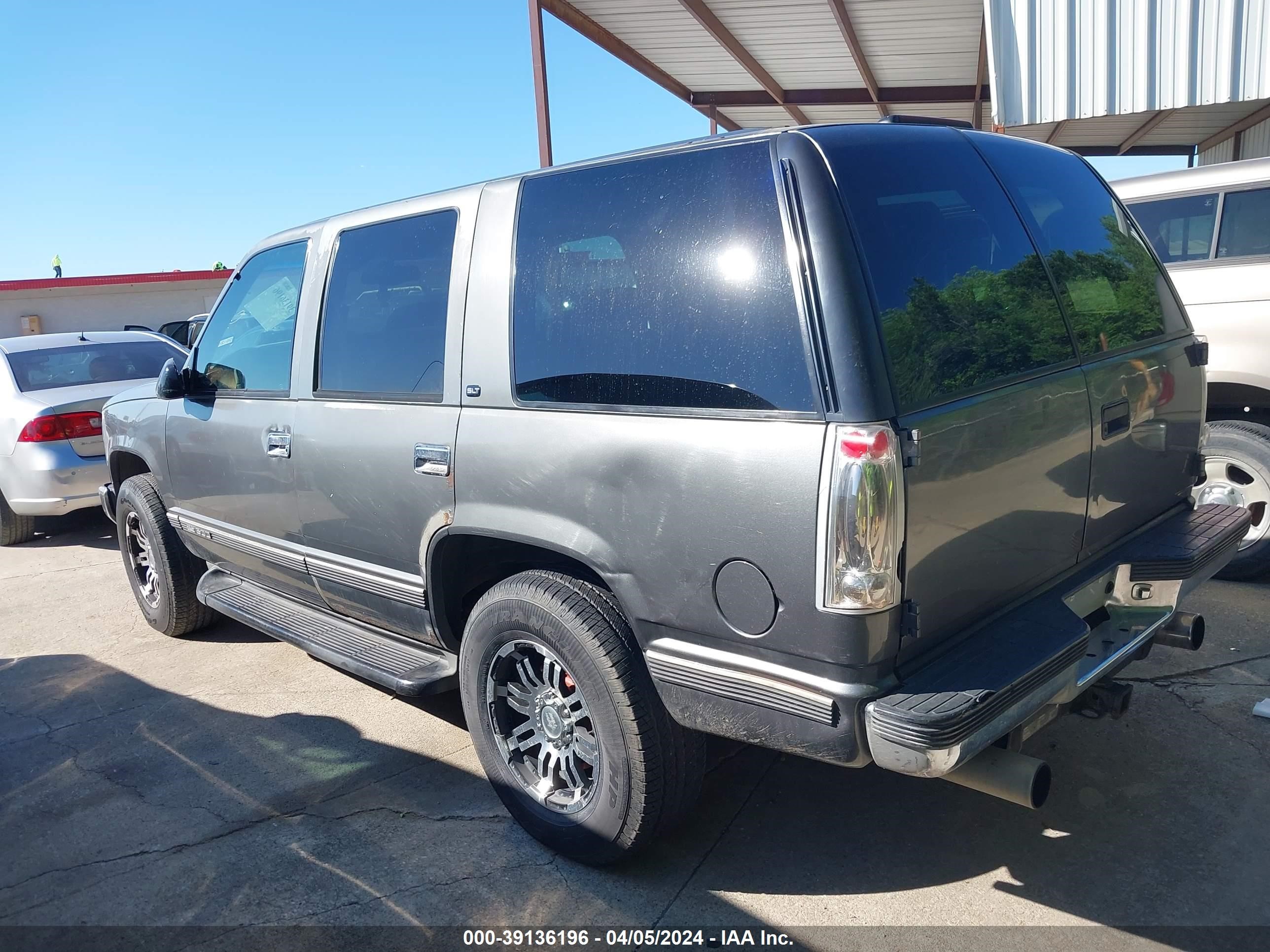 Photo 2 VIN: 1GKEK13R9XJ715013 - GMC YUKON 