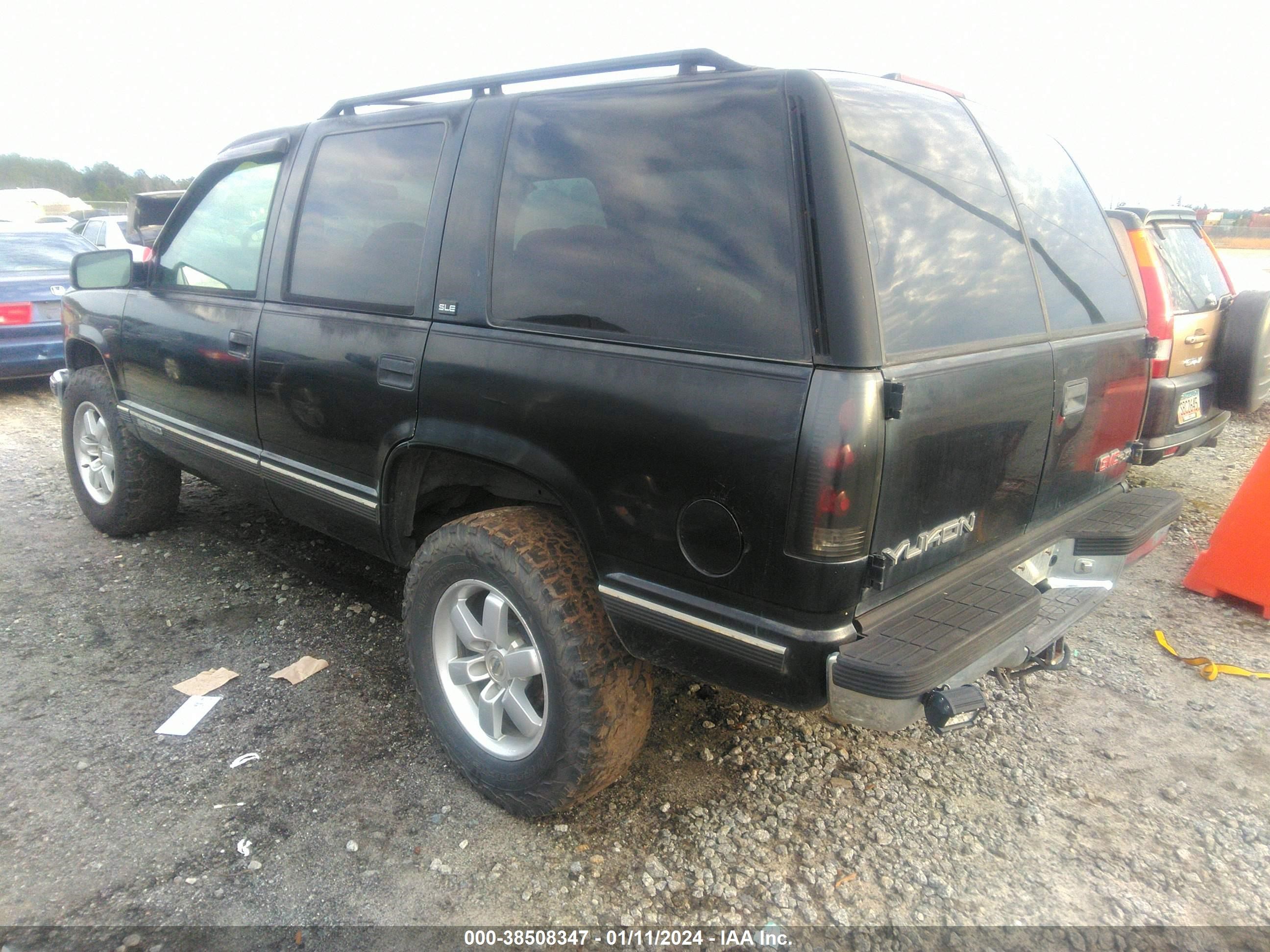 Photo 2 VIN: 1GKEK13RXTJ731859 - GMC YUKON 