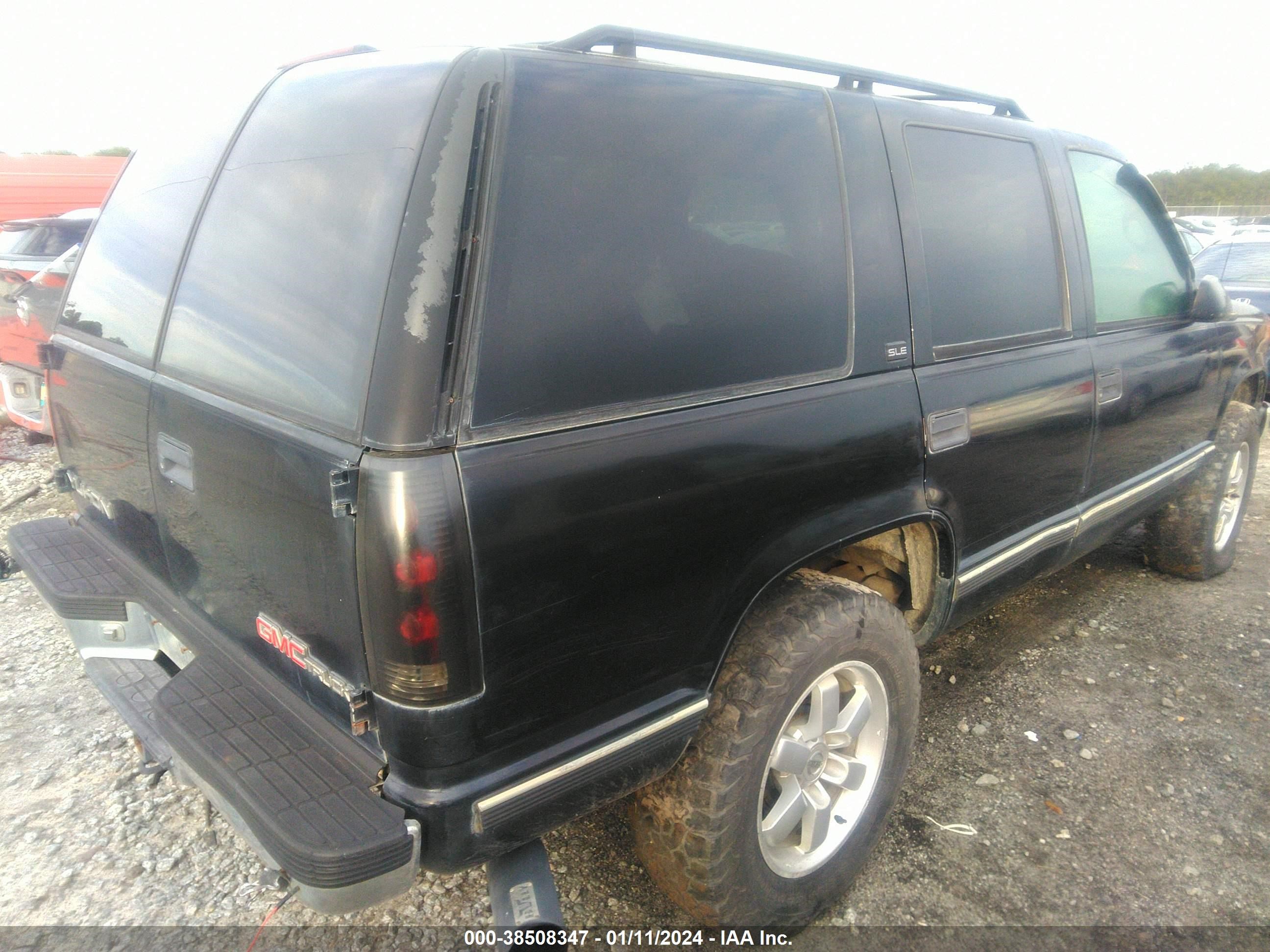 Photo 3 VIN: 1GKEK13RXTJ731859 - GMC YUKON 