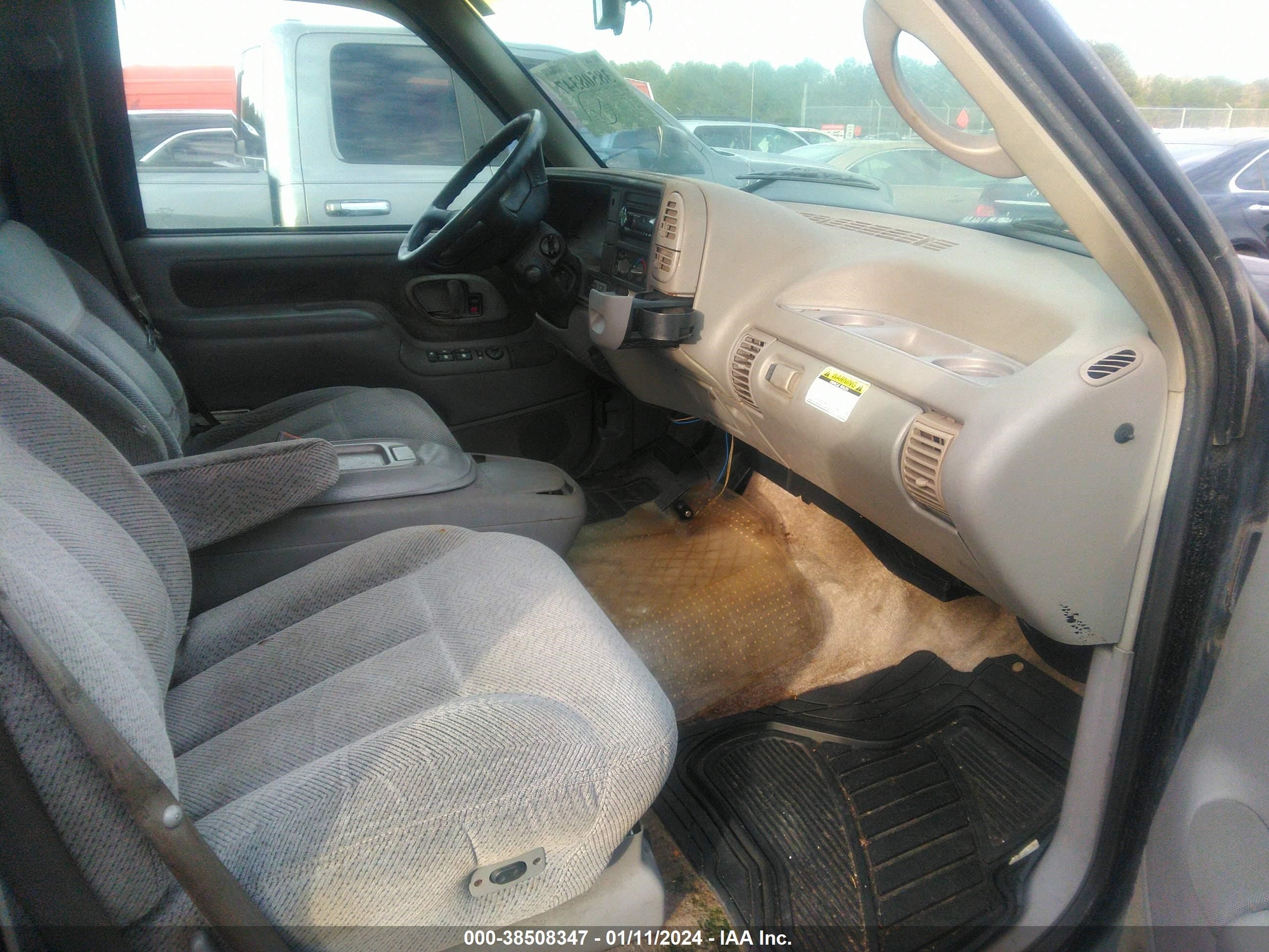 Photo 4 VIN: 1GKEK13RXTJ731859 - GMC YUKON 