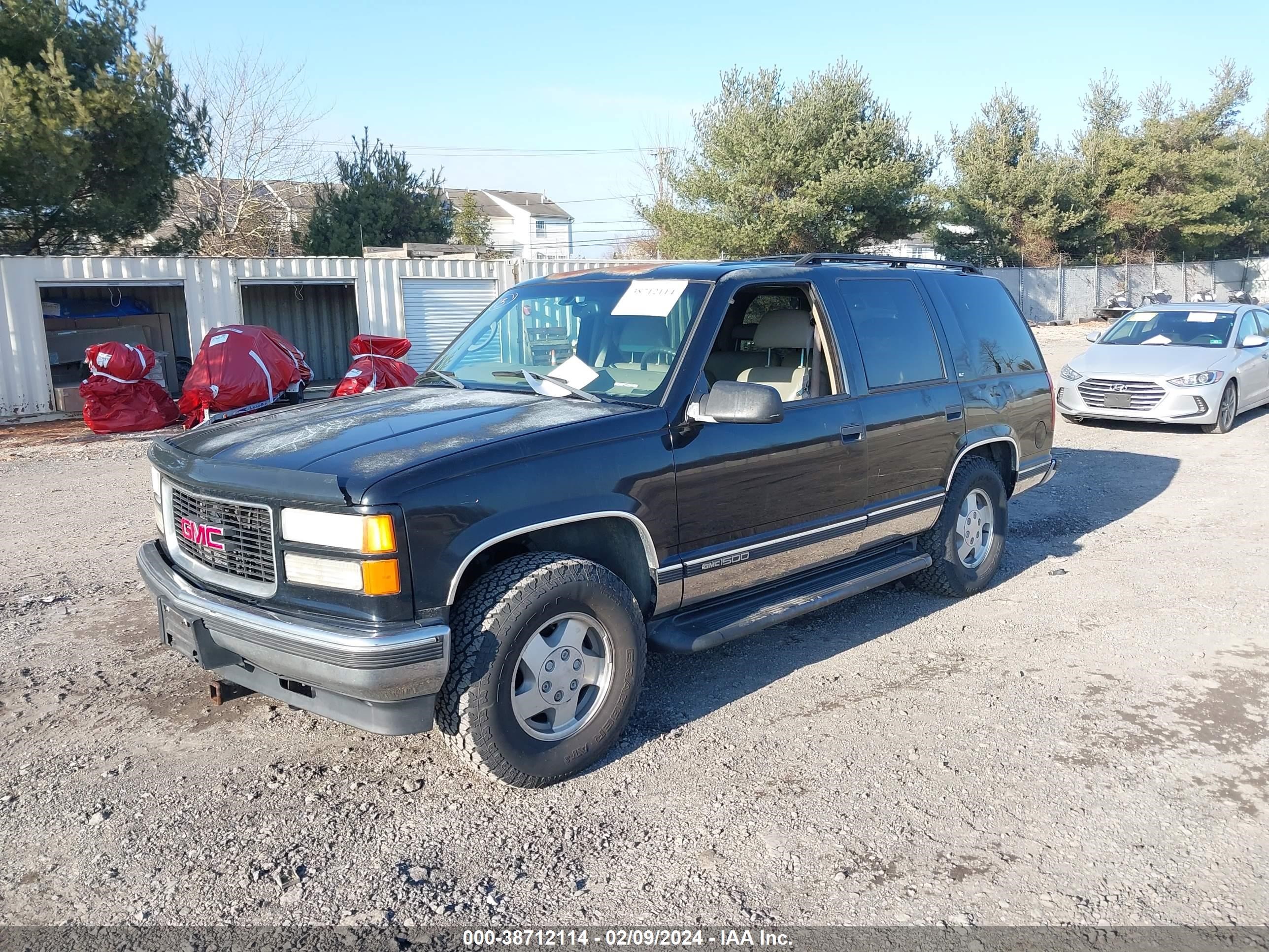 Photo 1 VIN: 1GKEK13RXWJ736287 - GMC YUKON 