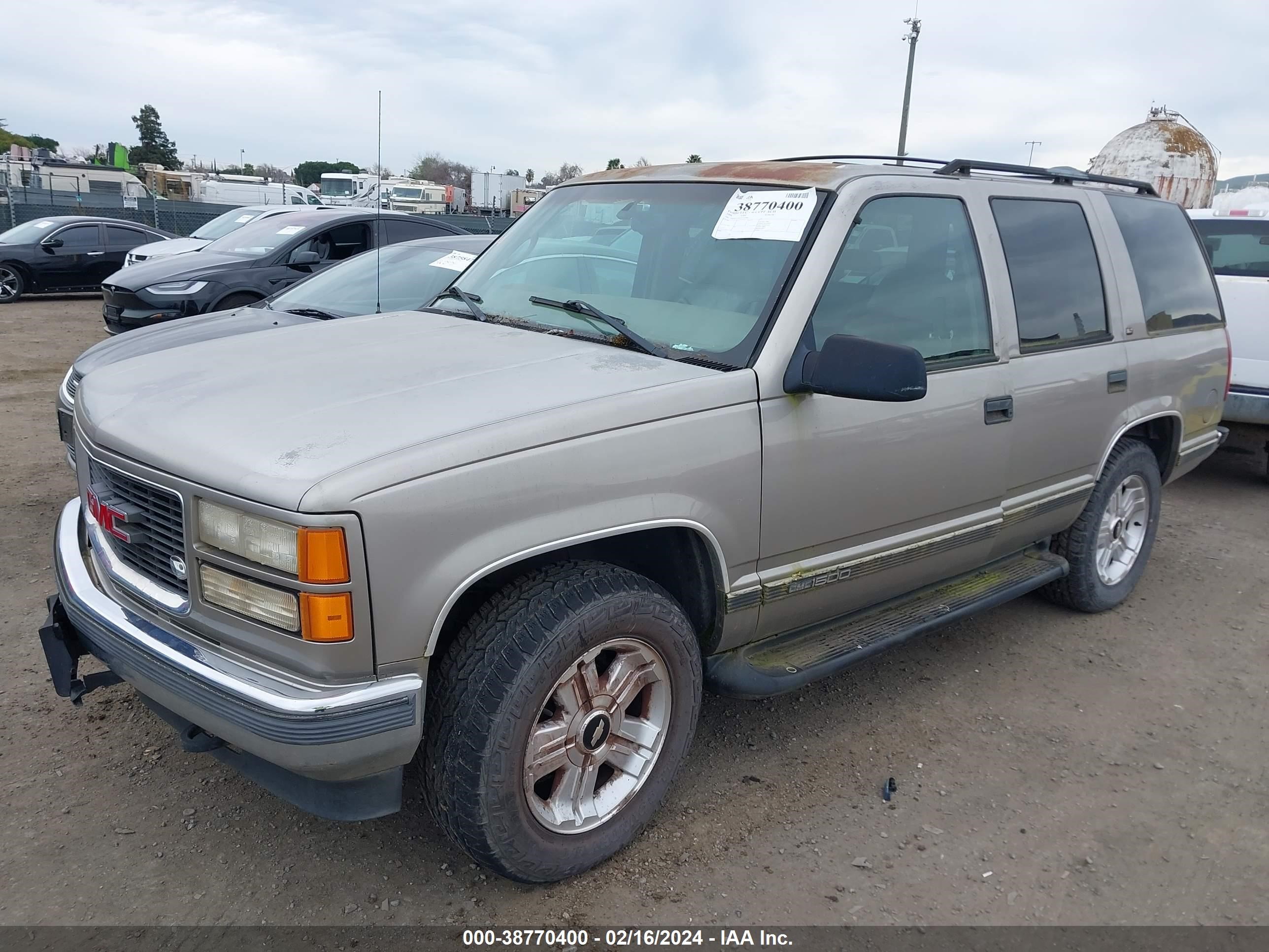 Photo 1 VIN: 1GKEK13RXXJ763961 - GMC YUKON 