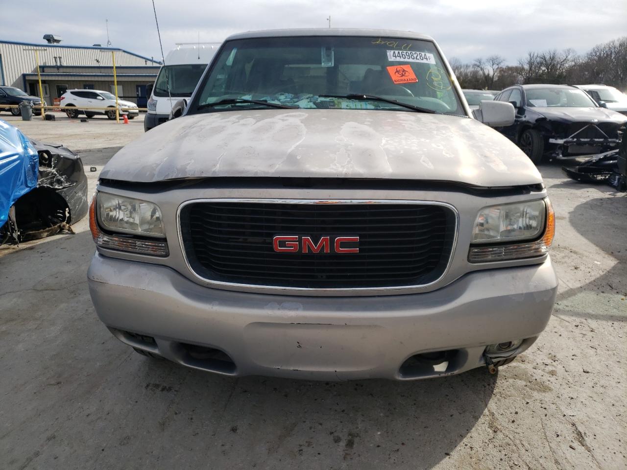 Photo 4 VIN: 1GKEK13RXYR126927 - GMC YUKON 