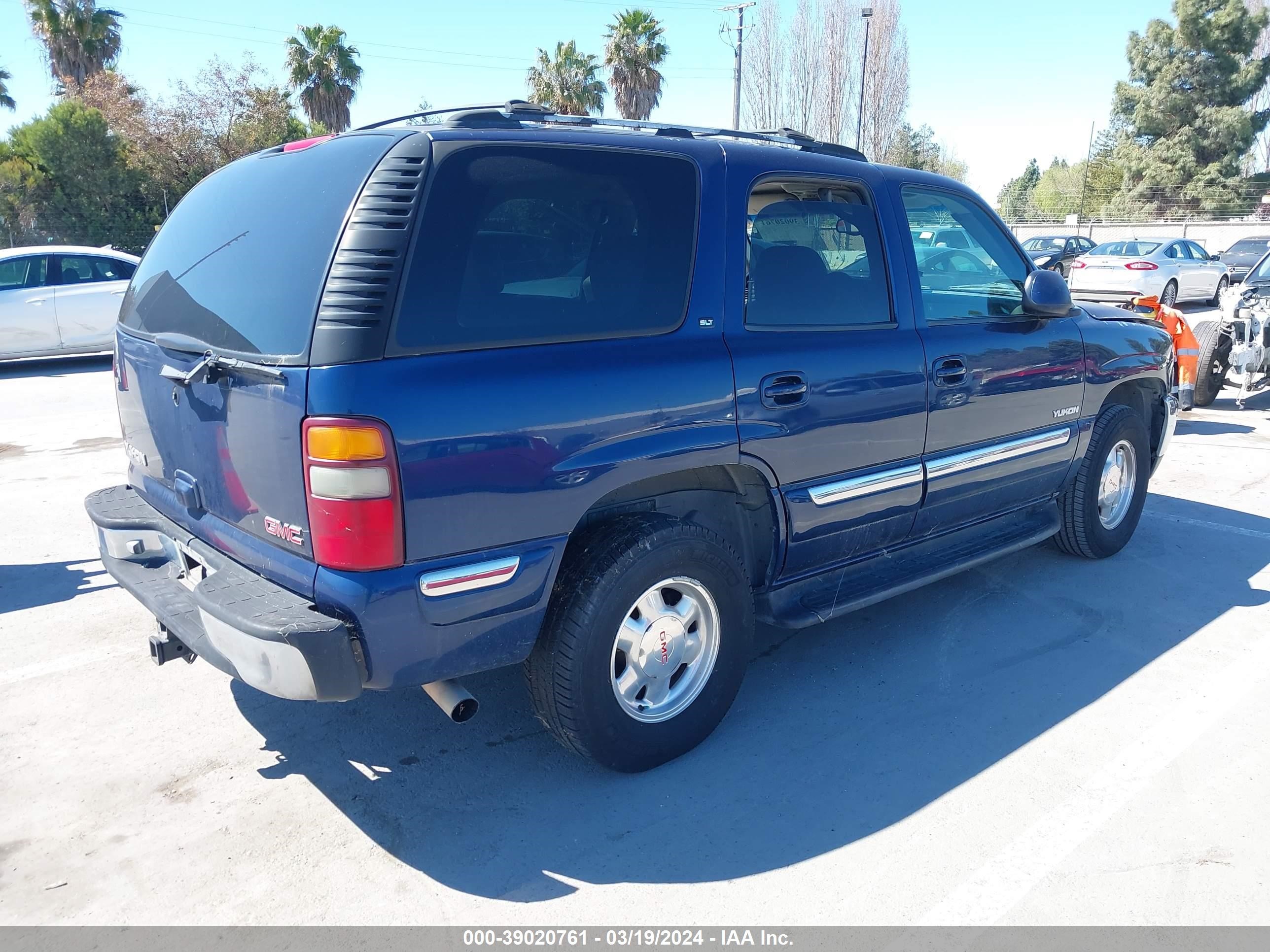 Photo 3 VIN: 1GKEK13T0YJ200561 - GMC YUKON 