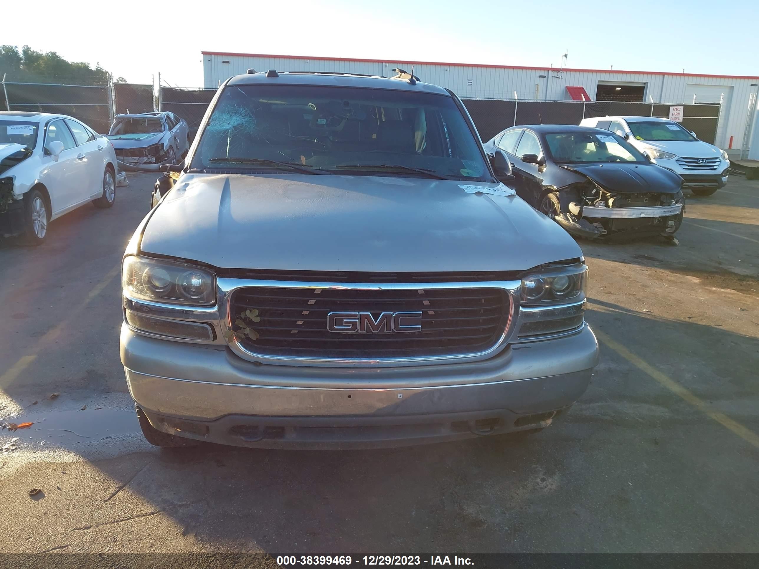 Photo 11 VIN: 1GKEK13T15J117877 - GMC YUKON 