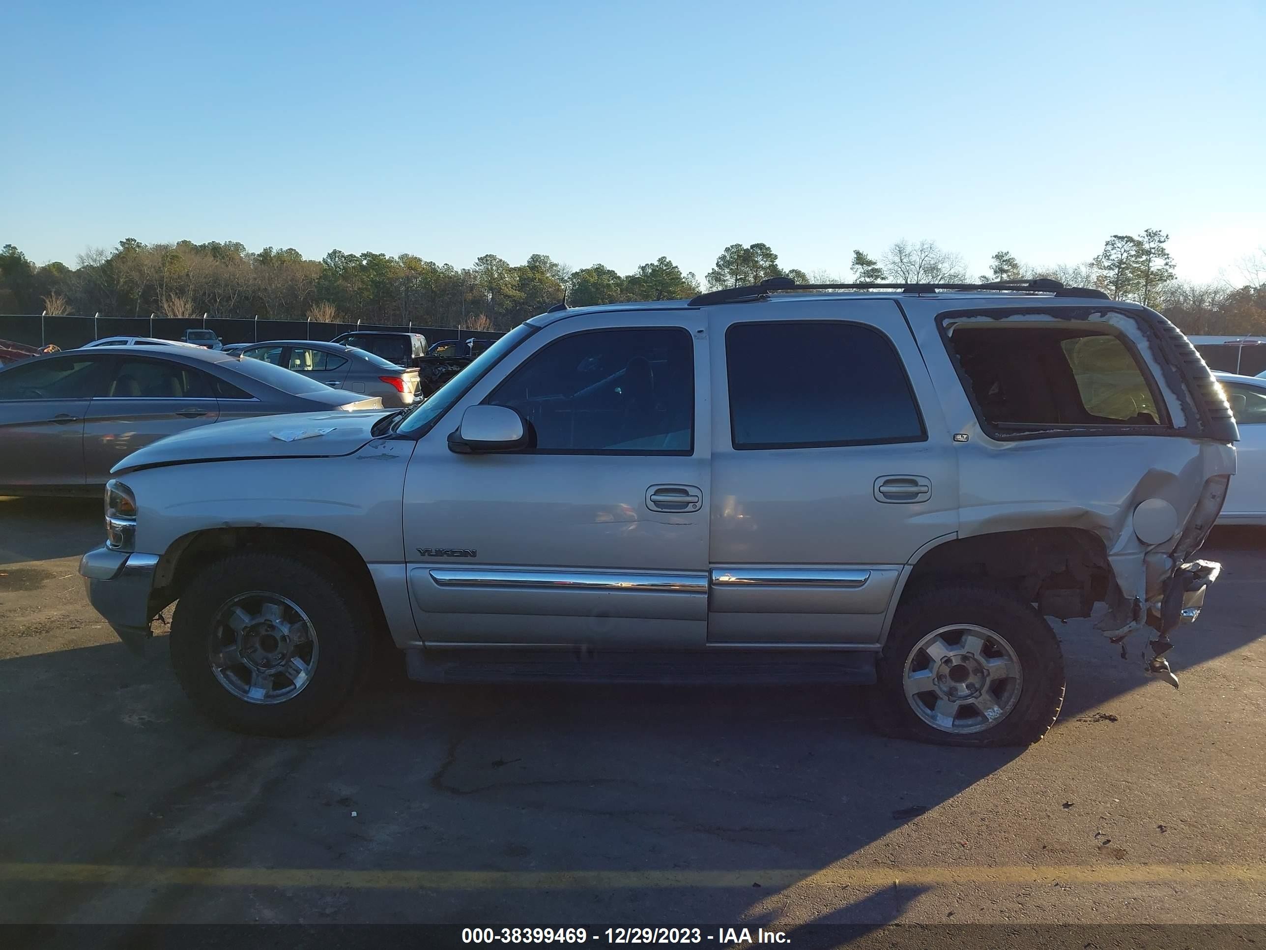 Photo 13 VIN: 1GKEK13T15J117877 - GMC YUKON 