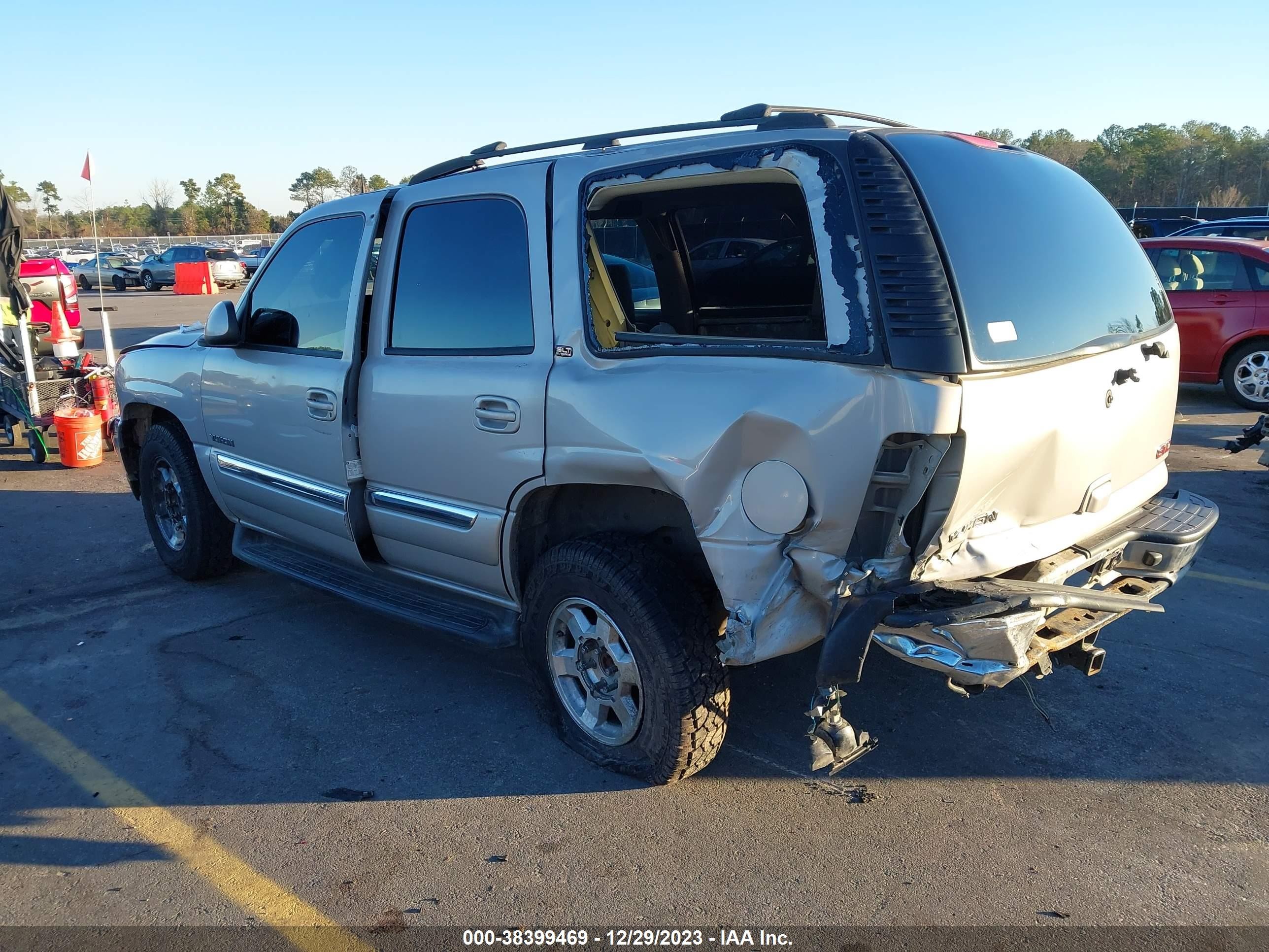 Photo 2 VIN: 1GKEK13T15J117877 - GMC YUKON 