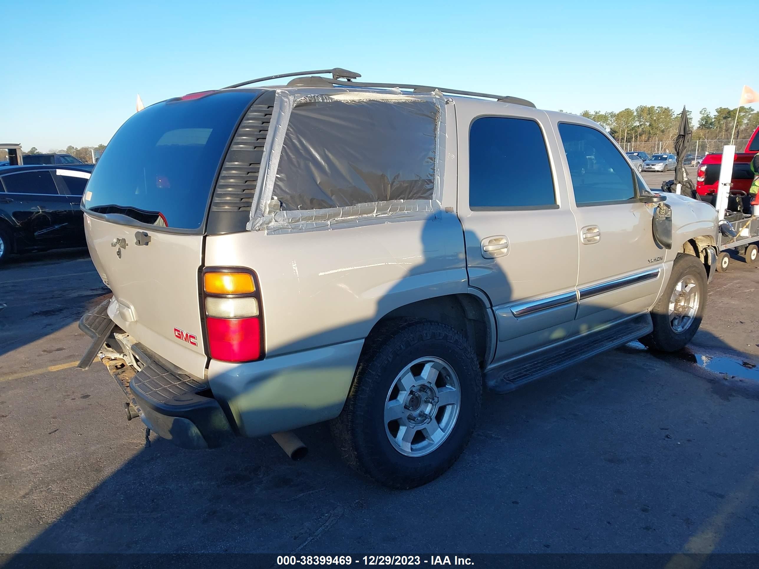 Photo 3 VIN: 1GKEK13T15J117877 - GMC YUKON 