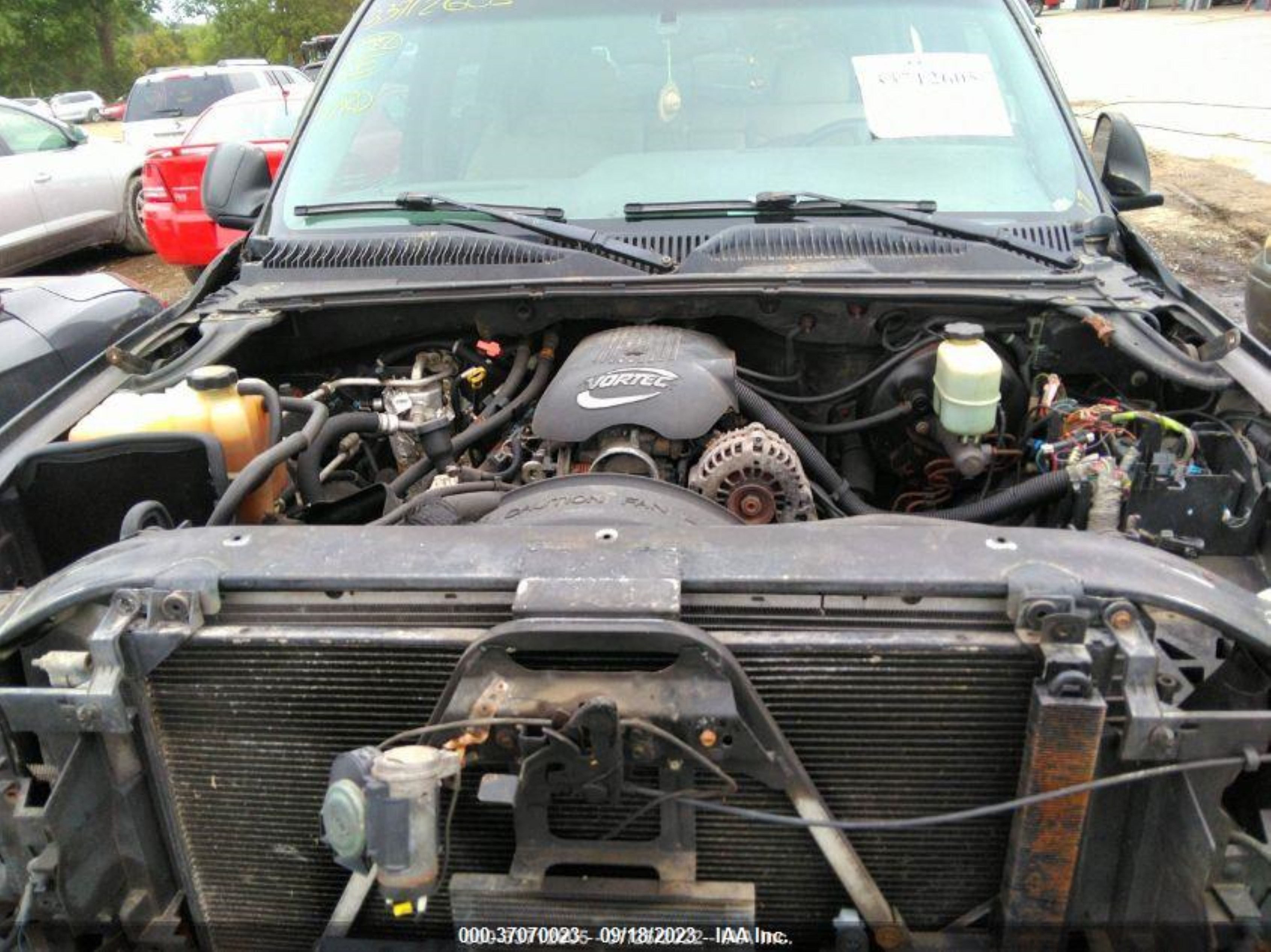 Photo 9 VIN: 1GKEK13T31J229557 - GMC YUKON 