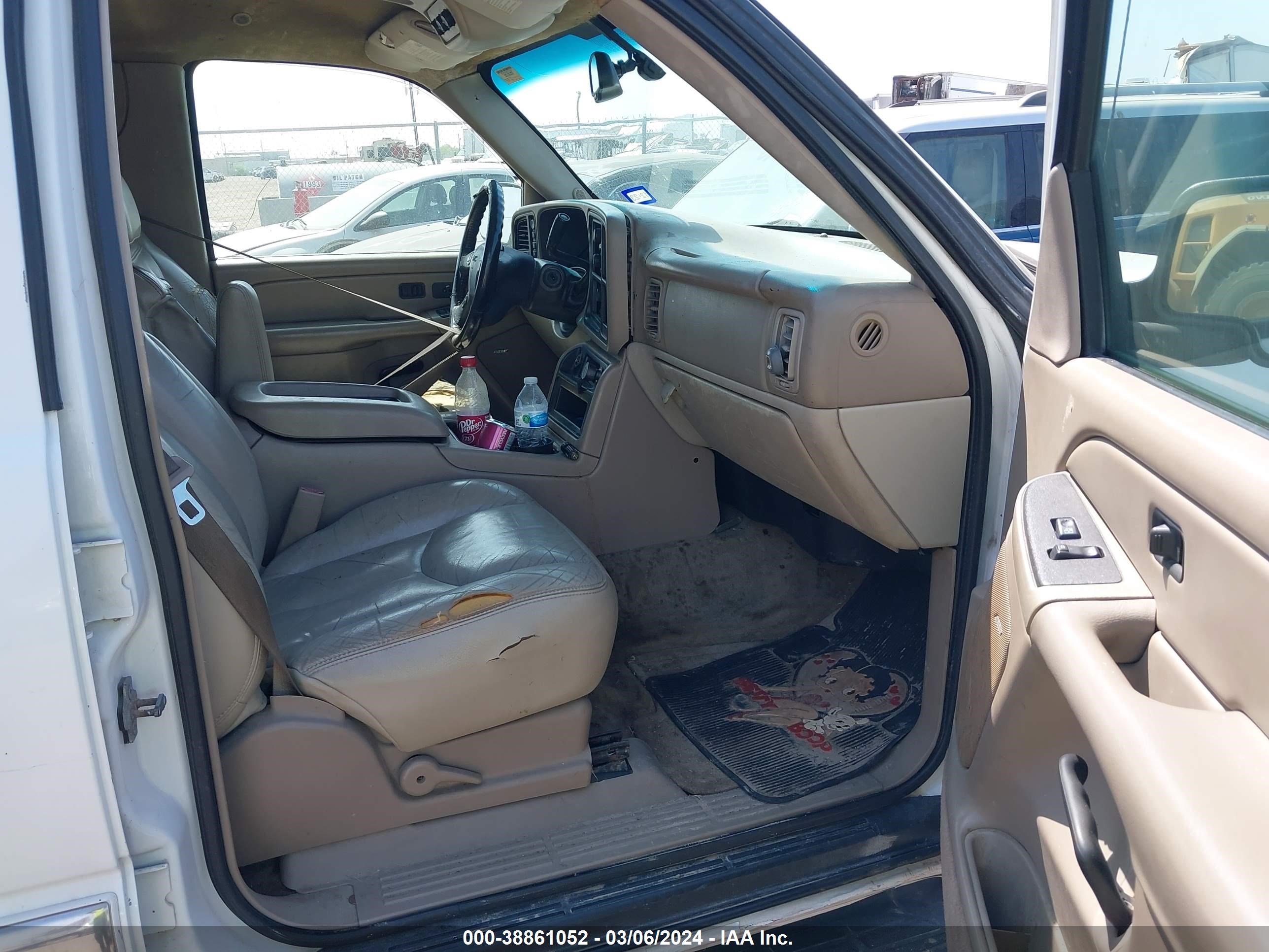 Photo 4 VIN: 1GKEK13T35R226620 - GMC YUKON 