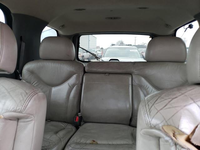 Photo 9 VIN: 1GKEK13T3YJ168494 - GMC YUKON 