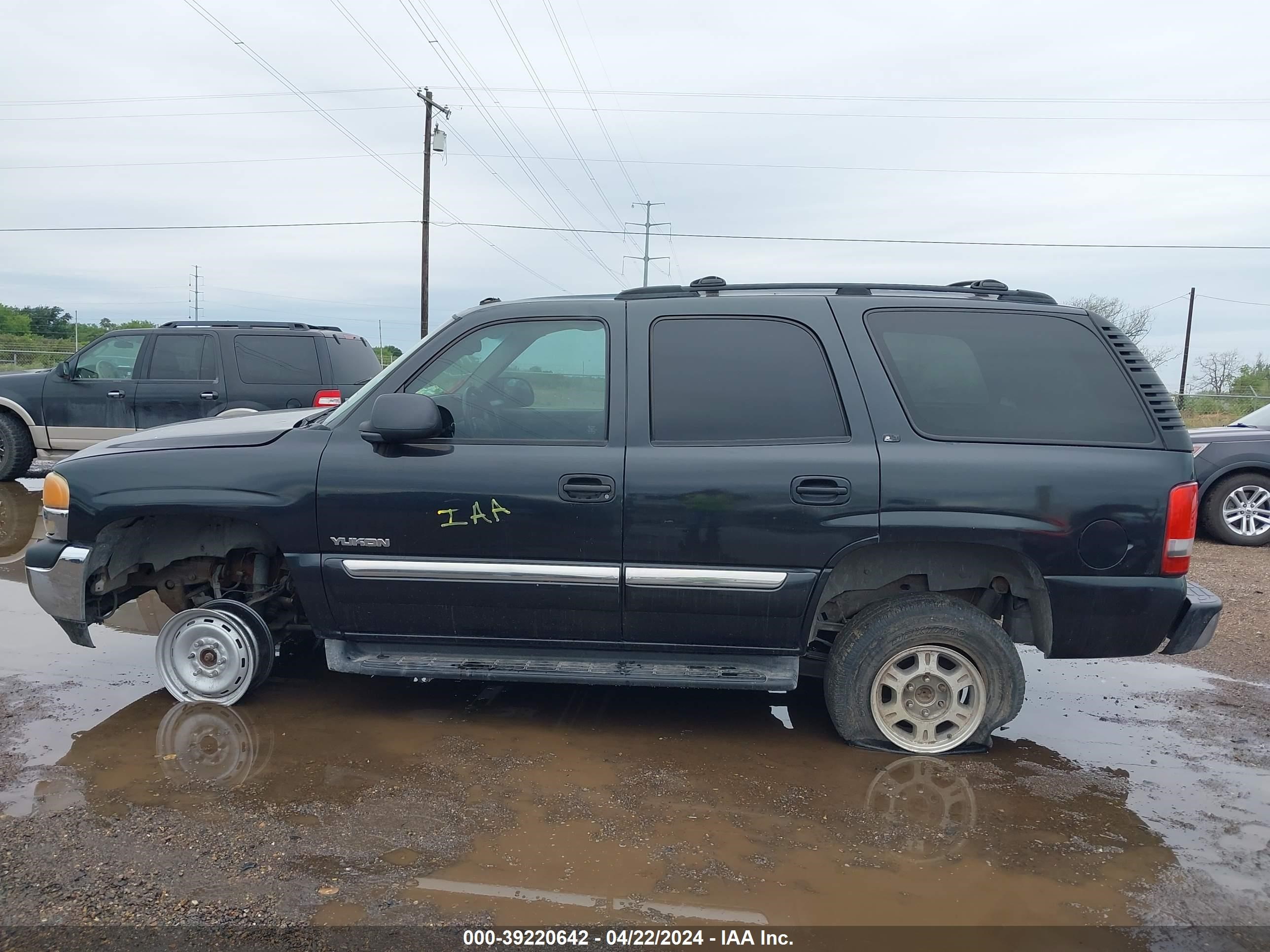 Photo 11 VIN: 1GKEK13T55R204201 - GMC YUKON 