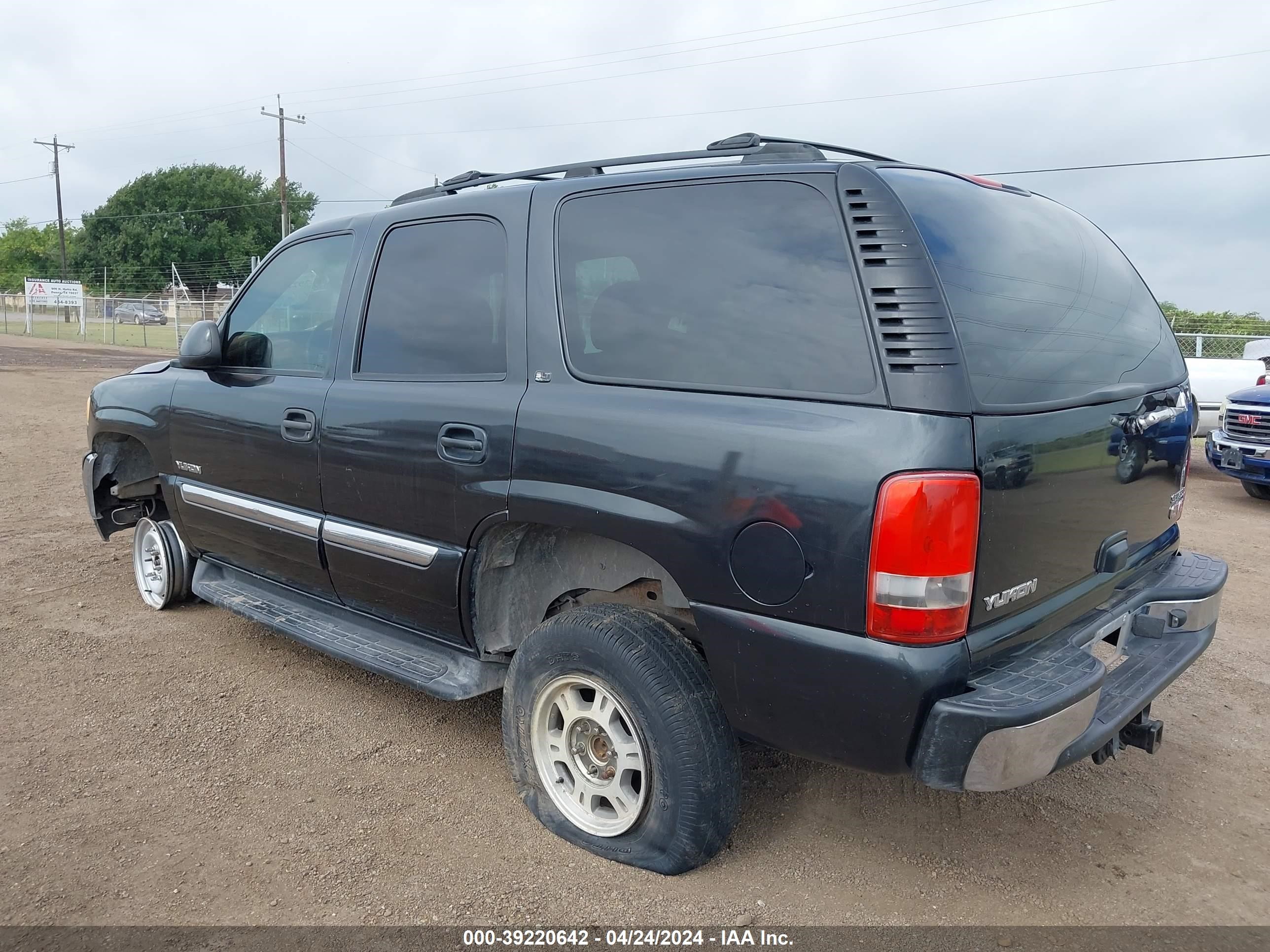 Photo 2 VIN: 1GKEK13T55R204201 - GMC YUKON 