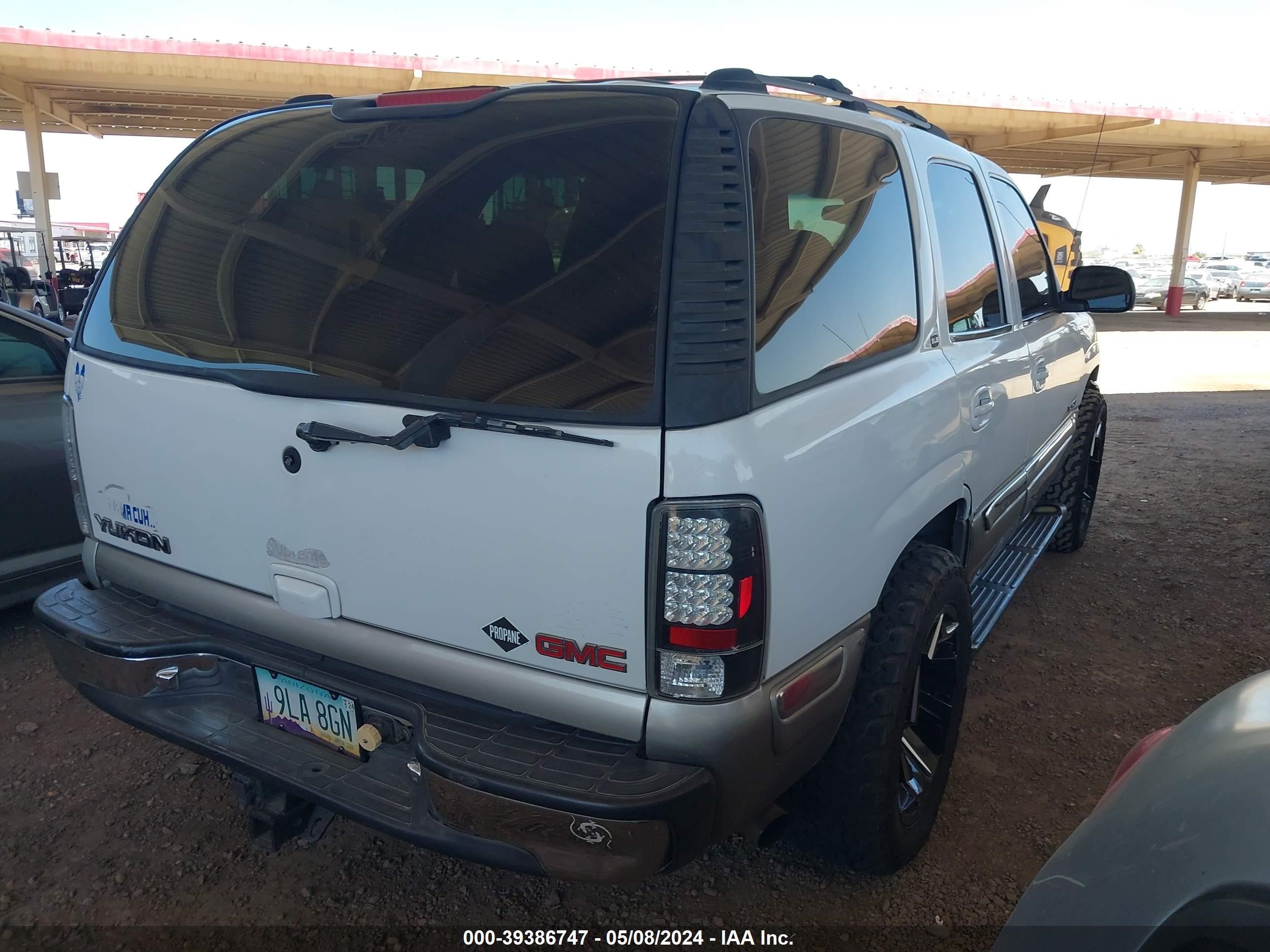 Photo 3 VIN: 1GKEK13T61J160766 - GMC YUKON 