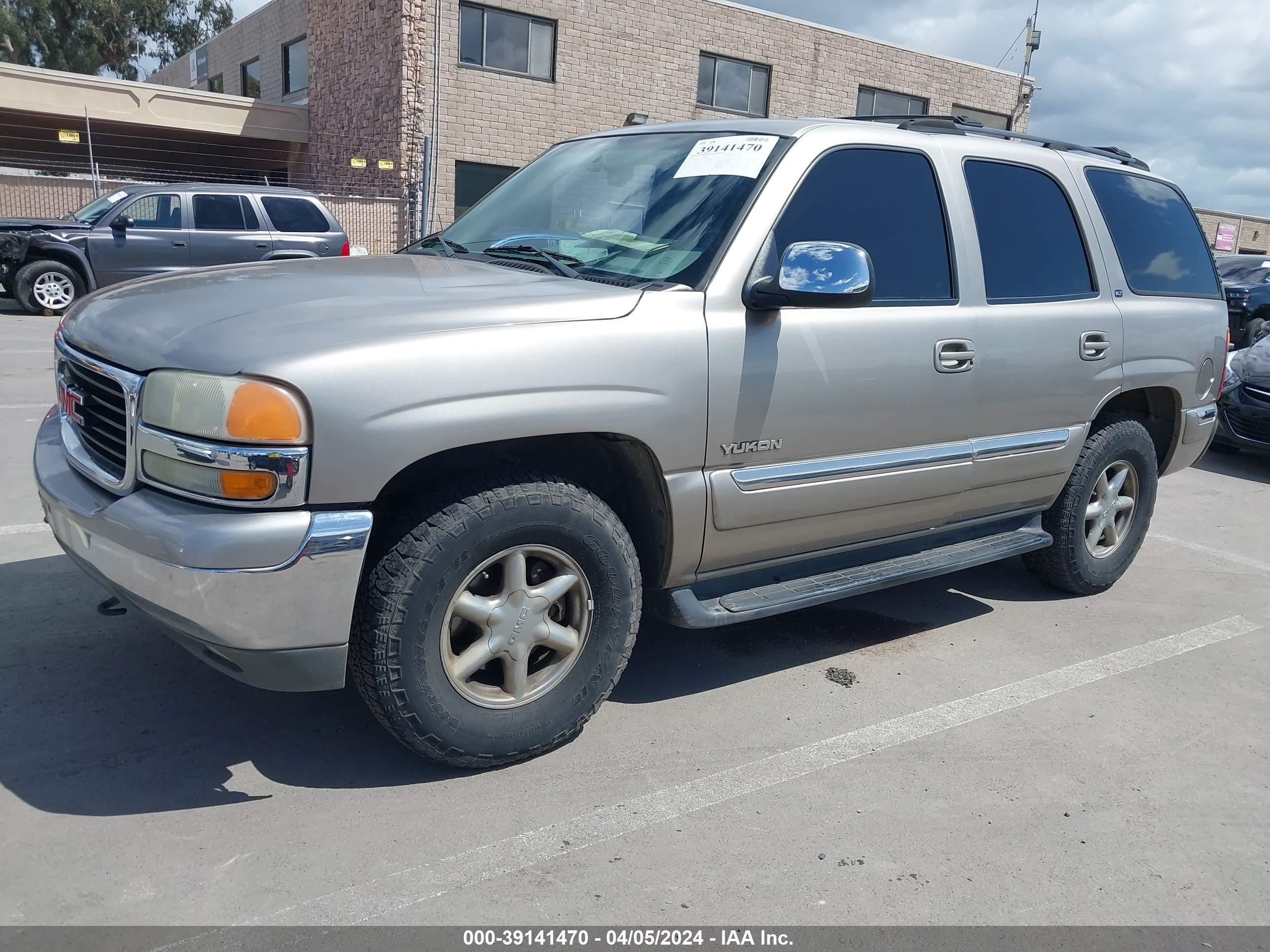 Photo 1 VIN: 1GKEK13T62R150001 - GMC YUKON 