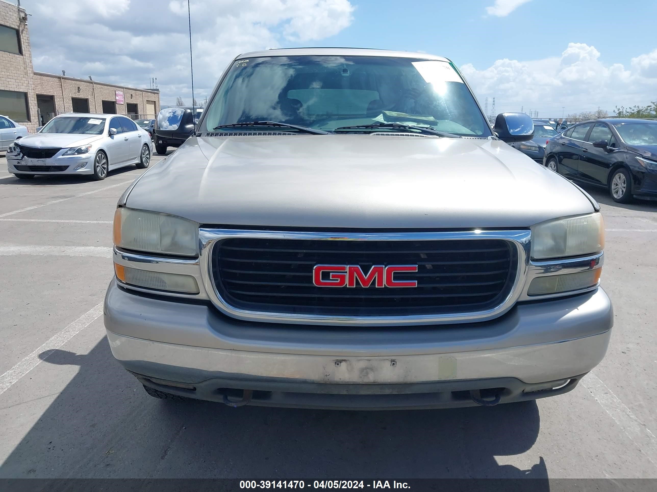 Photo 11 VIN: 1GKEK13T62R150001 - GMC YUKON 