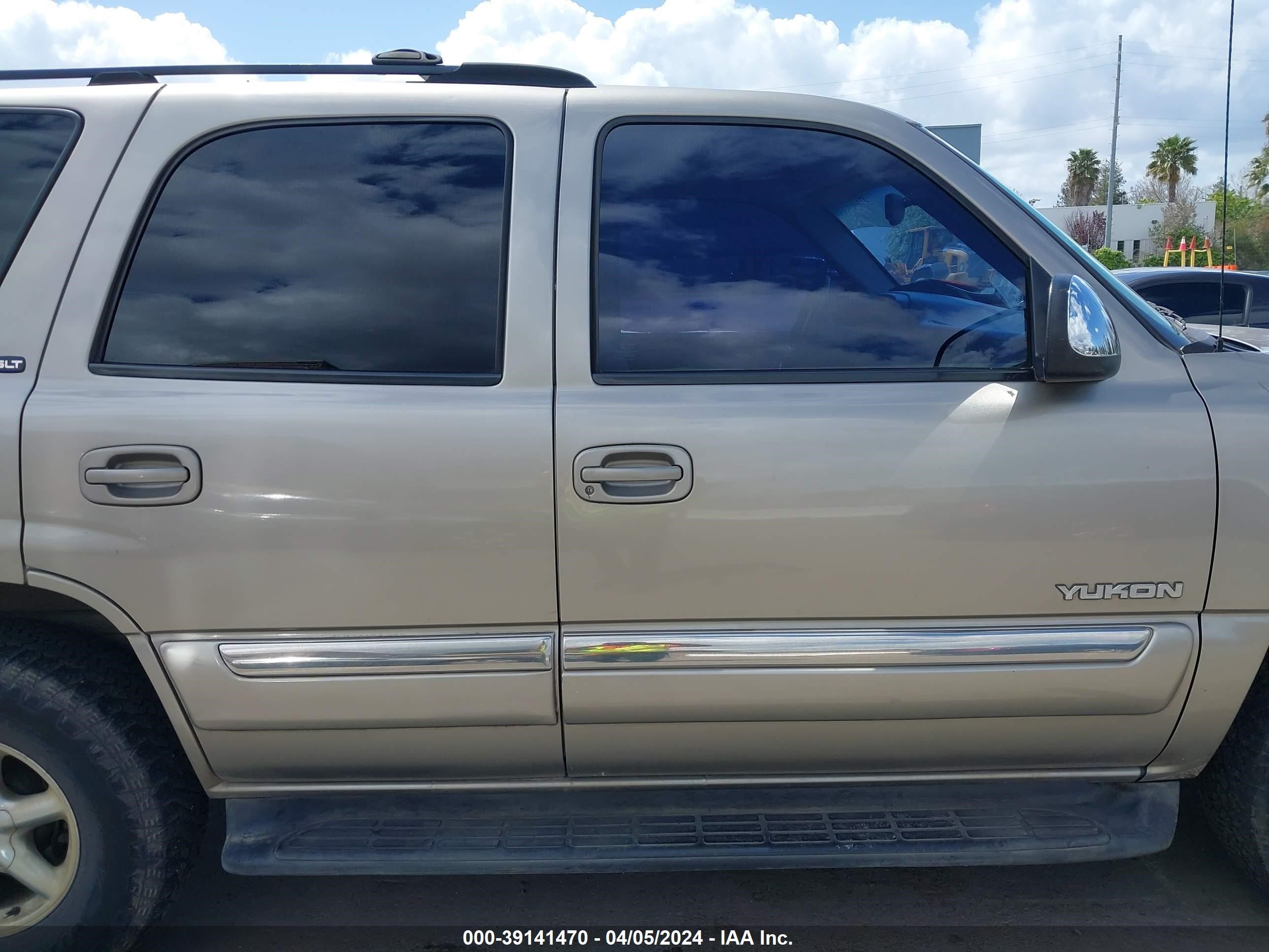 Photo 12 VIN: 1GKEK13T62R150001 - GMC YUKON 