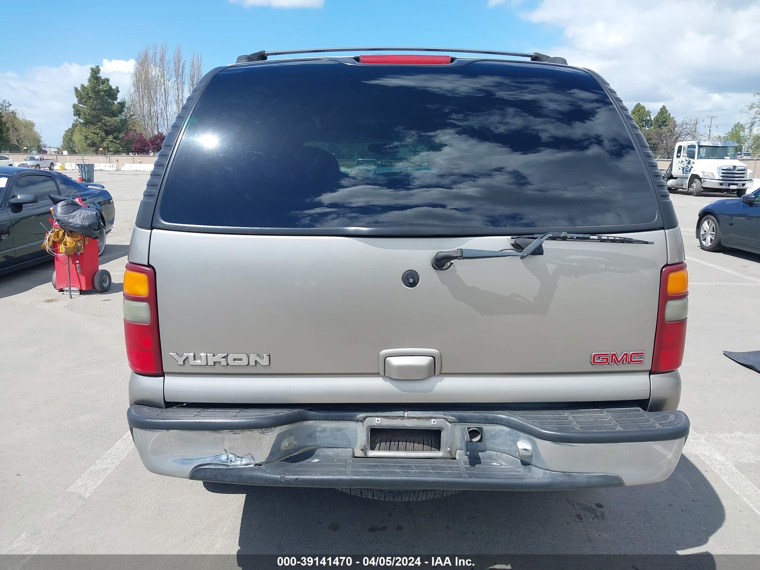 Photo 15 VIN: 1GKEK13T62R150001 - GMC YUKON 