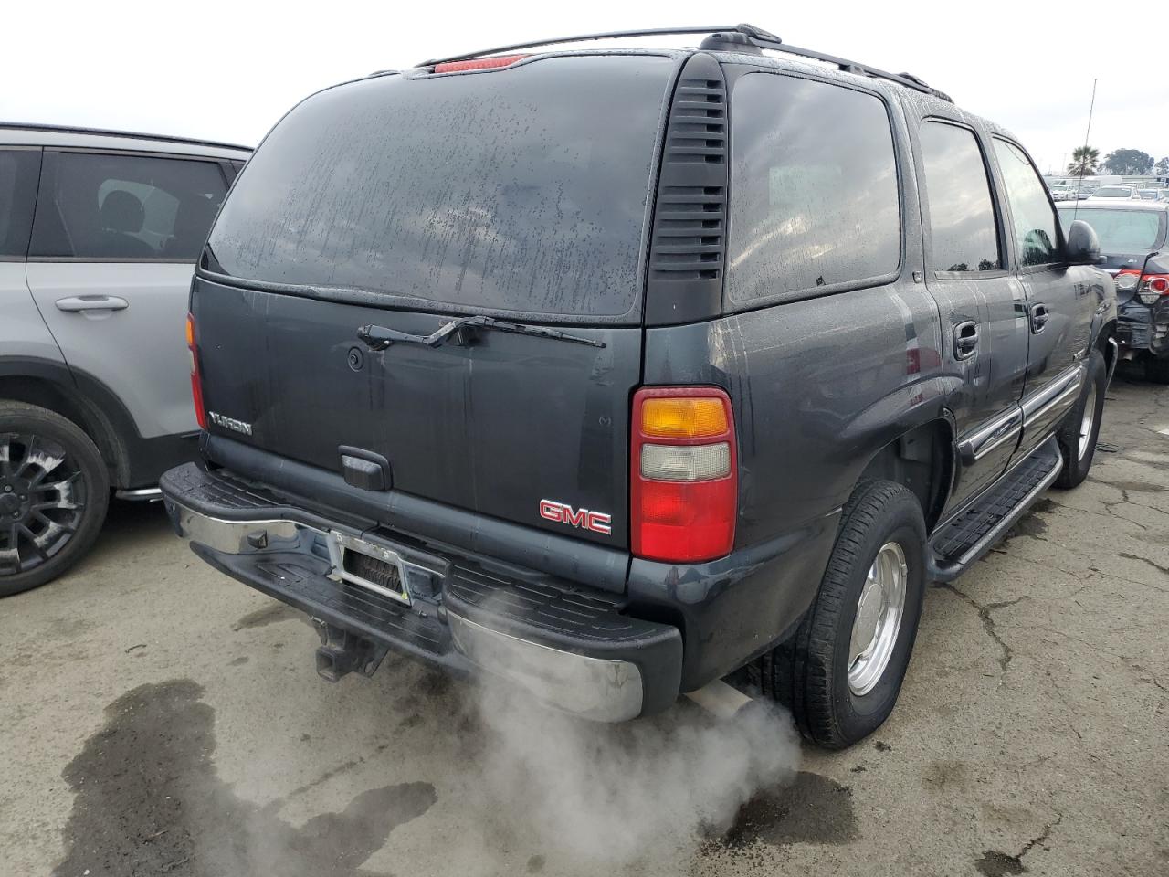 Photo 2 VIN: 1GKEK13T63J335231 - GMC YUKON 