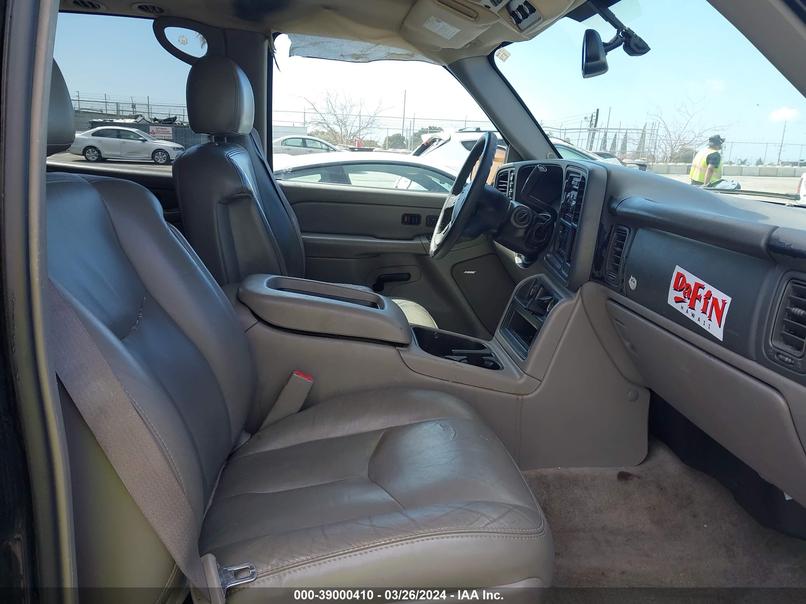 Photo 4 VIN: 1GKEK13T65R156708 - GMC YUKON 