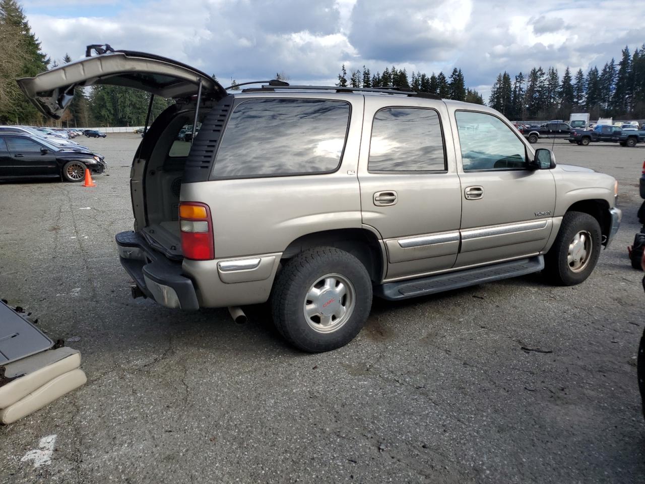 Photo 2 VIN: 1GKEK13T71J279605 - GMC YUKON 