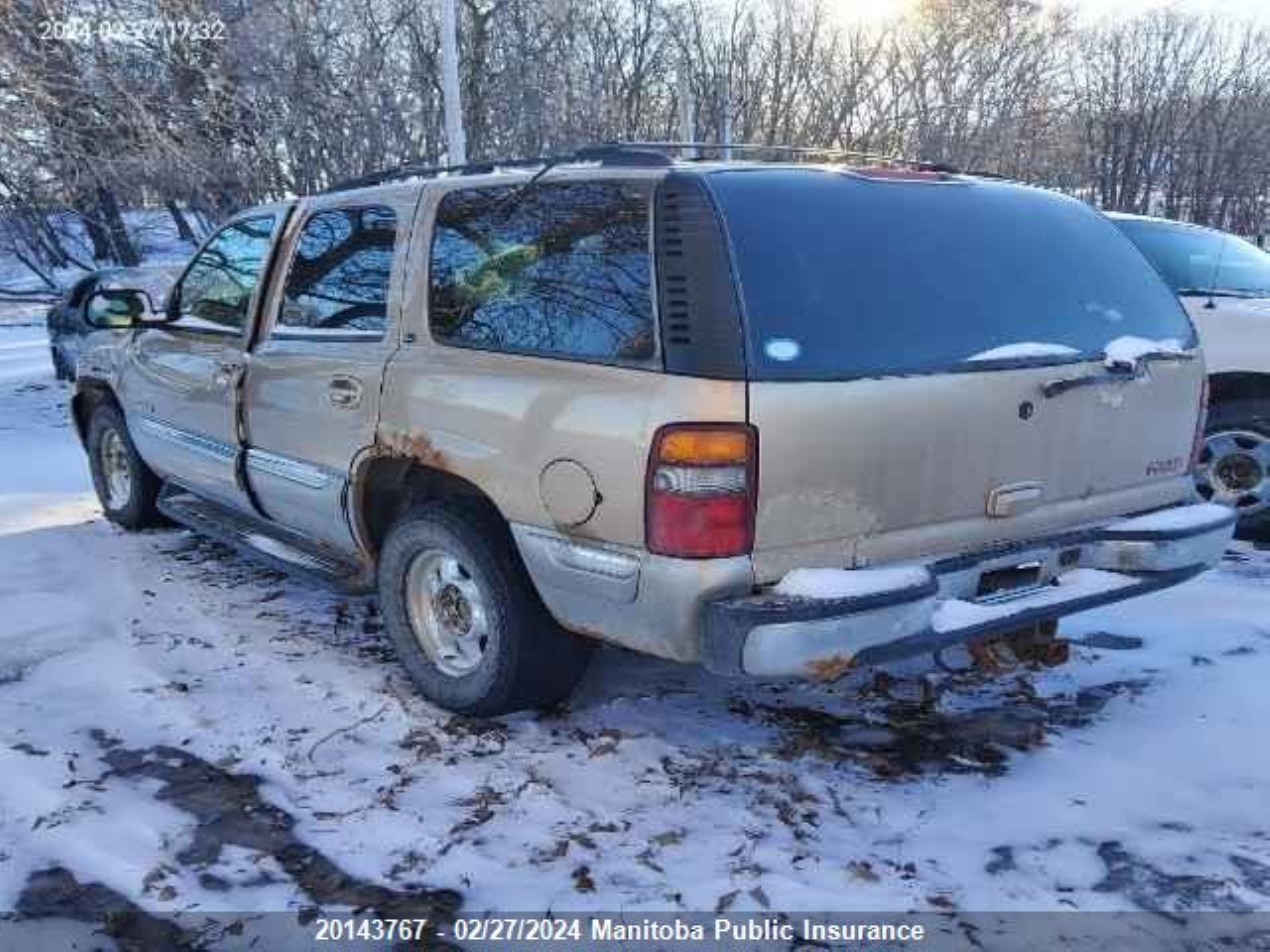 Photo 2 VIN: 1GKEK13T7YJ121730 - GMC YUKON 