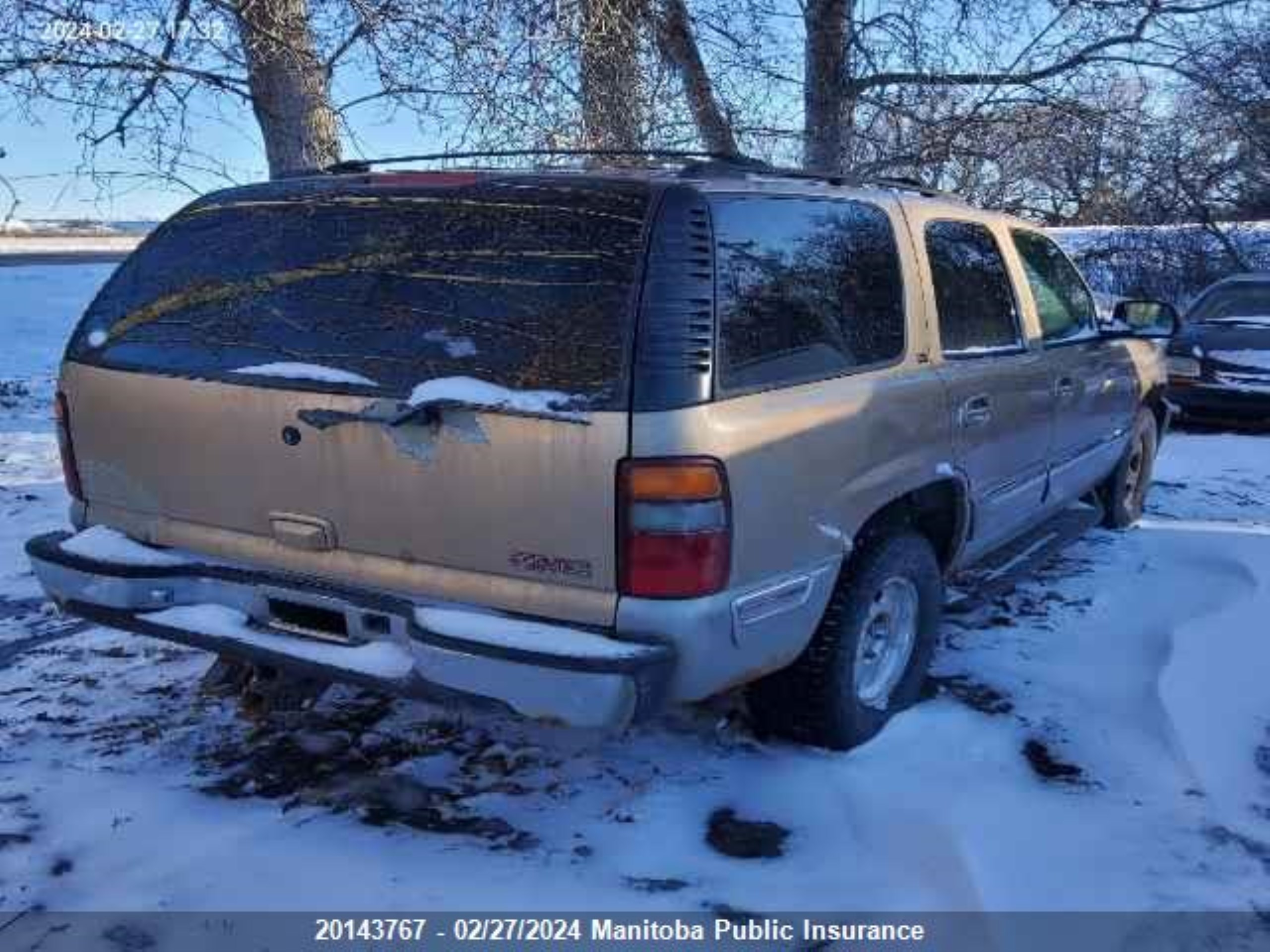 Photo 3 VIN: 1GKEK13T7YJ121730 - GMC YUKON 