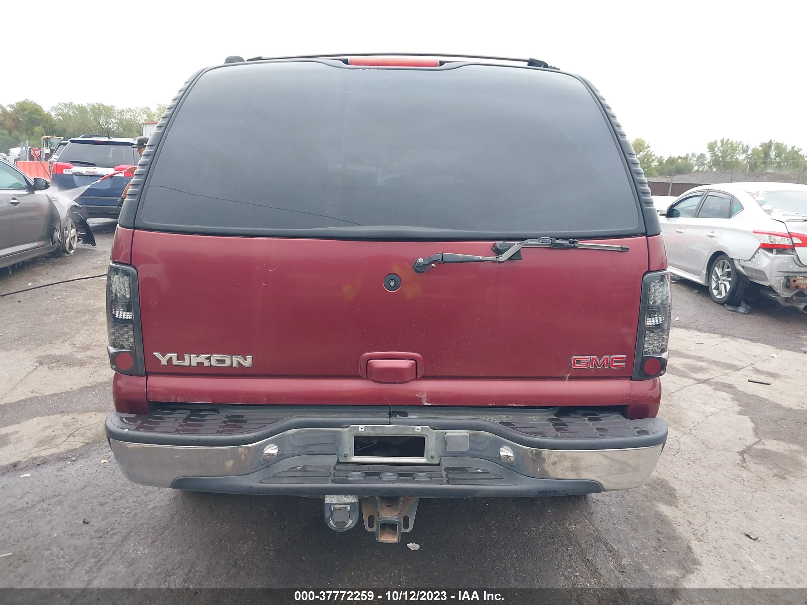 Photo 16 VIN: 1GKEK13T91R137810 - GMC YUKON 