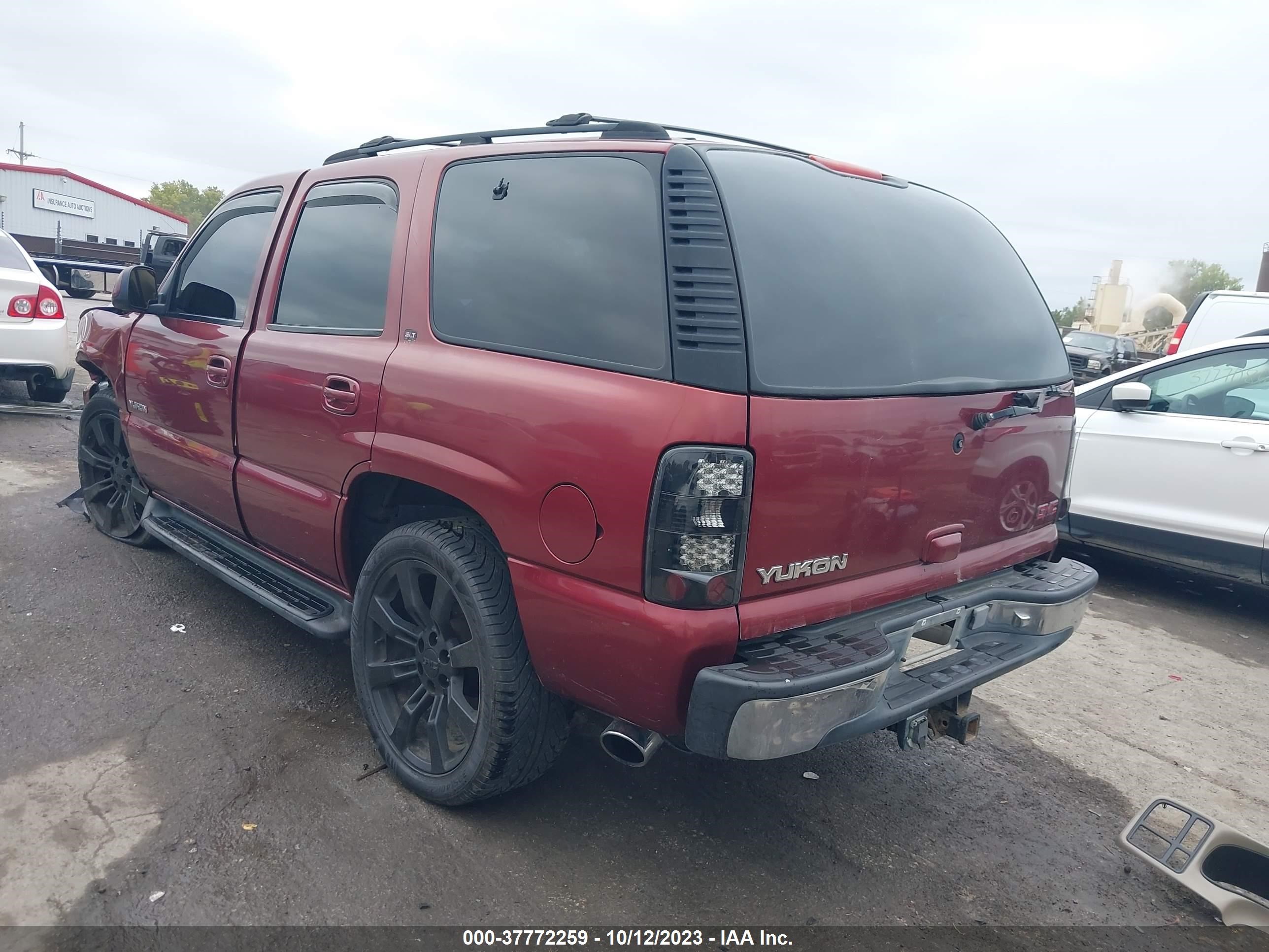 Photo 2 VIN: 1GKEK13T91R137810 - GMC YUKON 