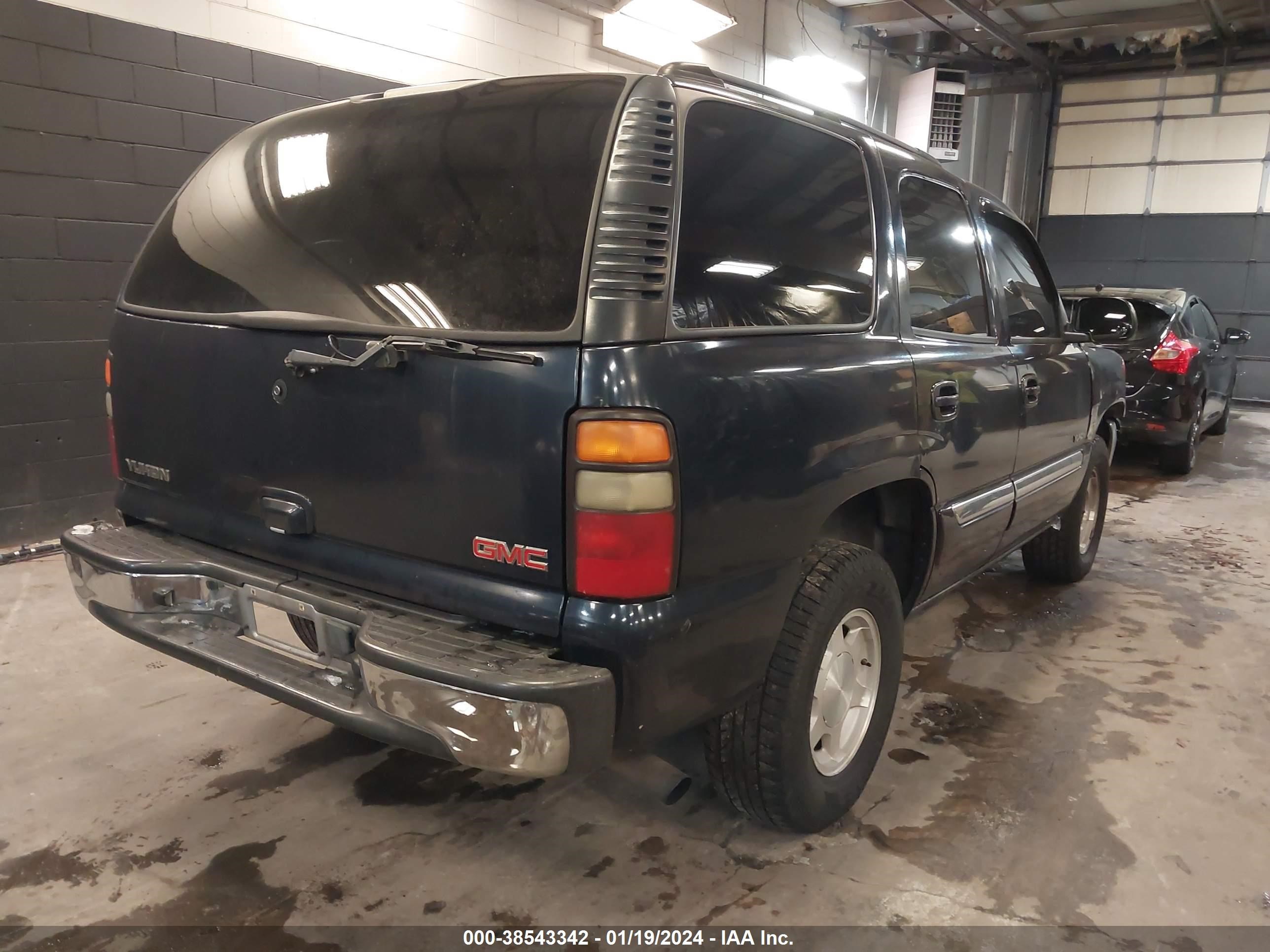 Photo 3 VIN: 1GKEK13V64J279732 - GMC YUKON 