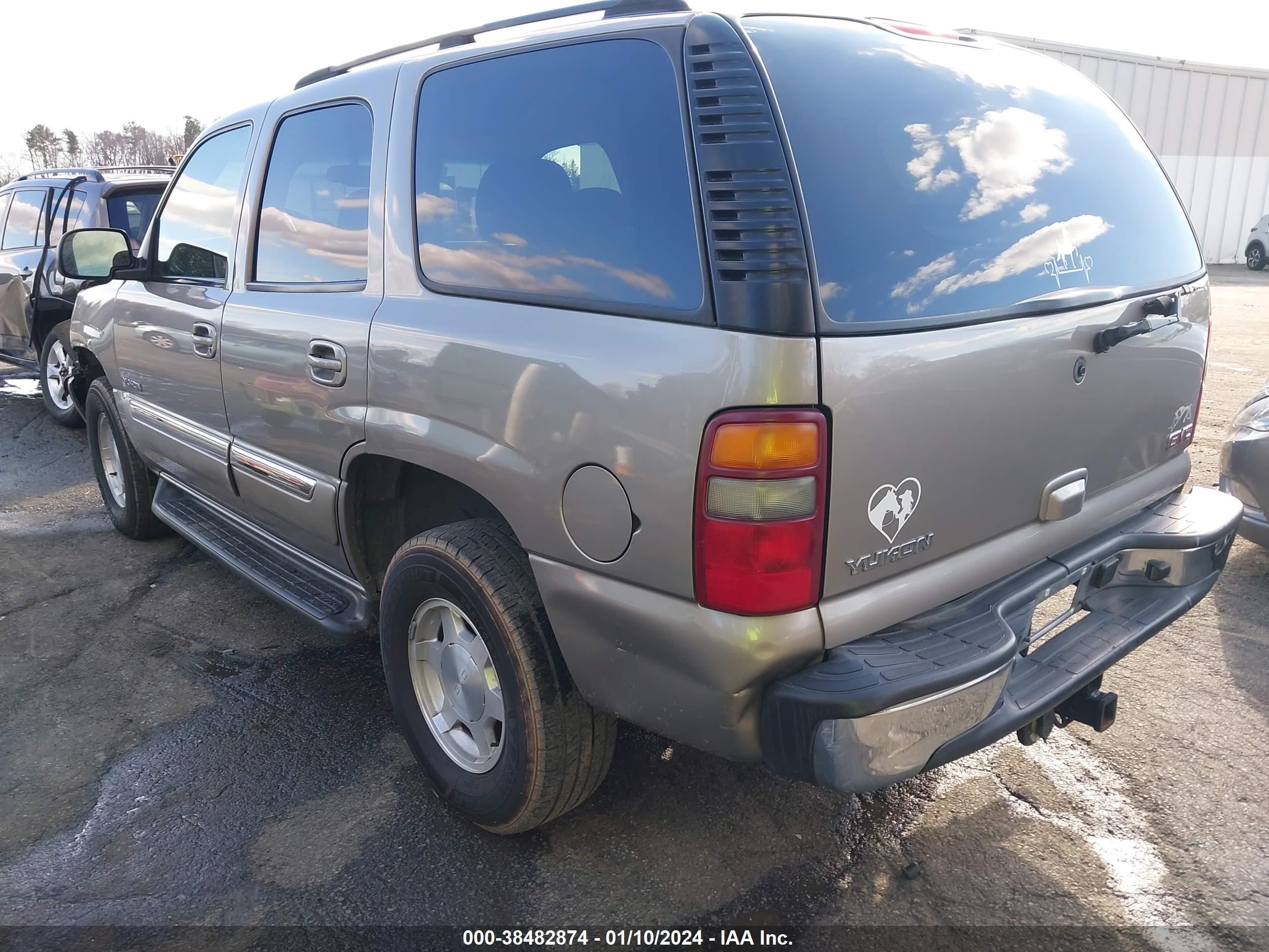 Photo 2 VIN: 1GKEK13VX3J275875 - GMC YUKON 