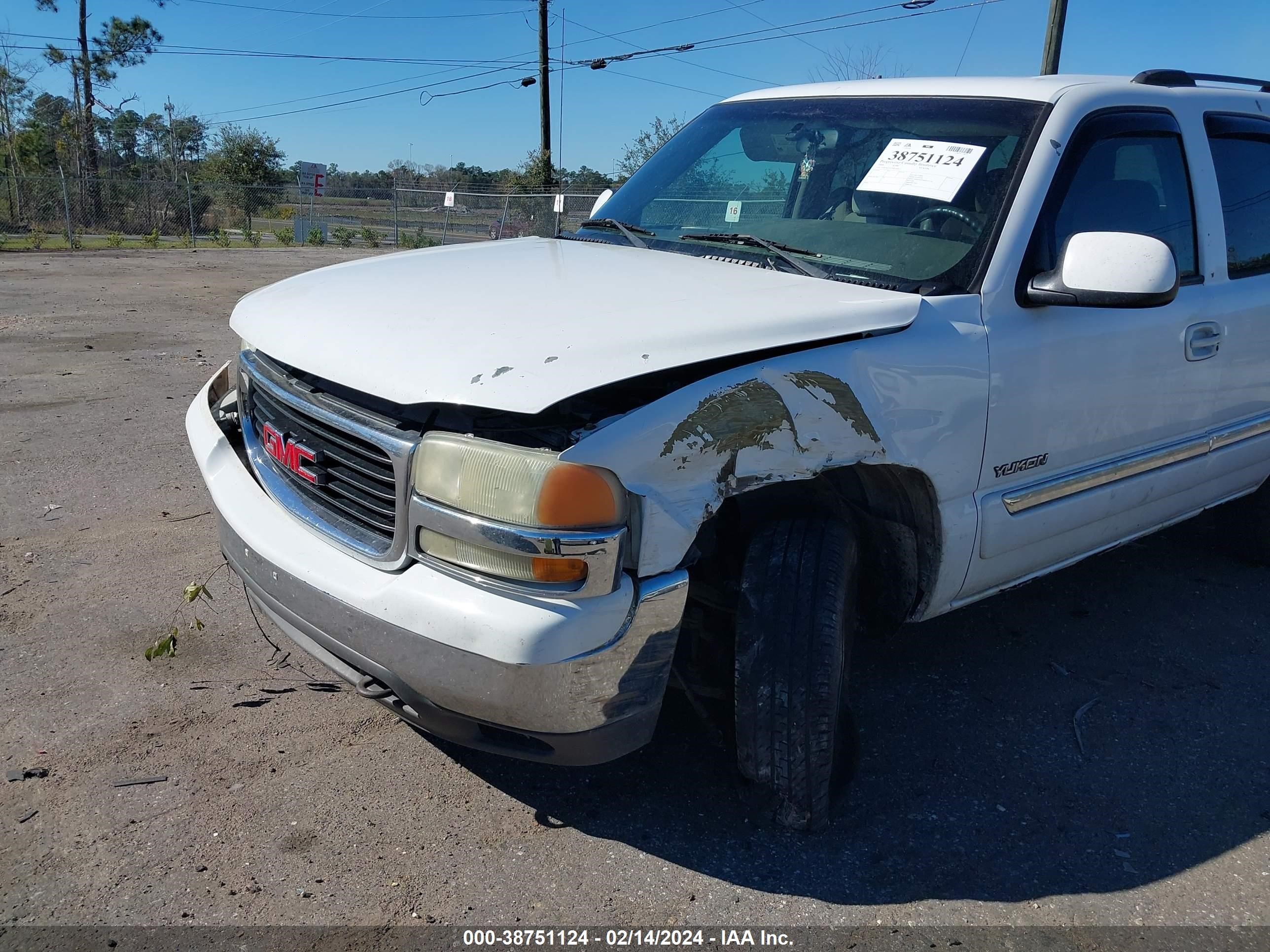 Photo 5 VIN: 1GKEK13VX4R166612 - GMC YUKON 