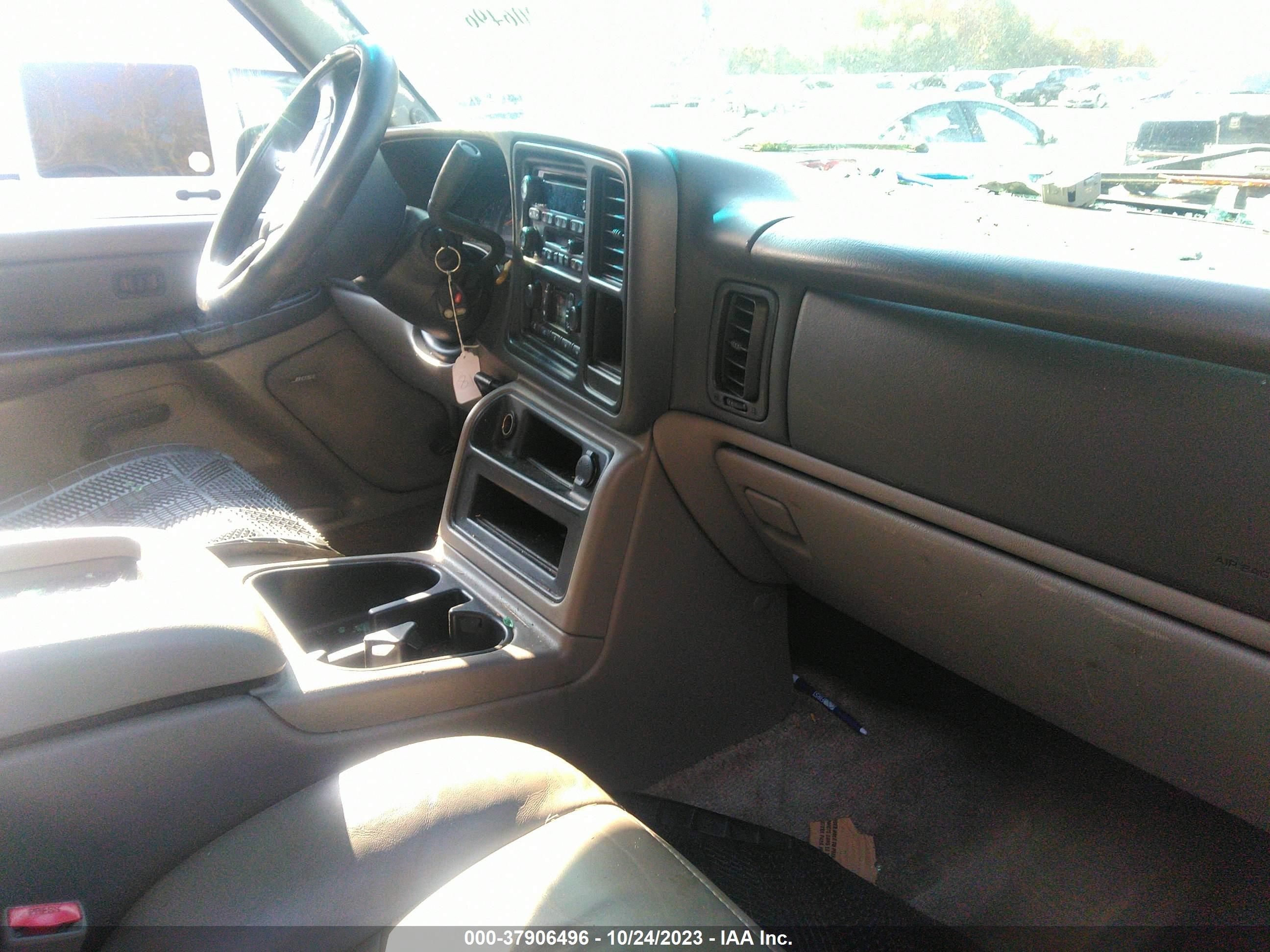 Photo 4 VIN: 1GKEK13Z03J295328 - GMC YUKON 