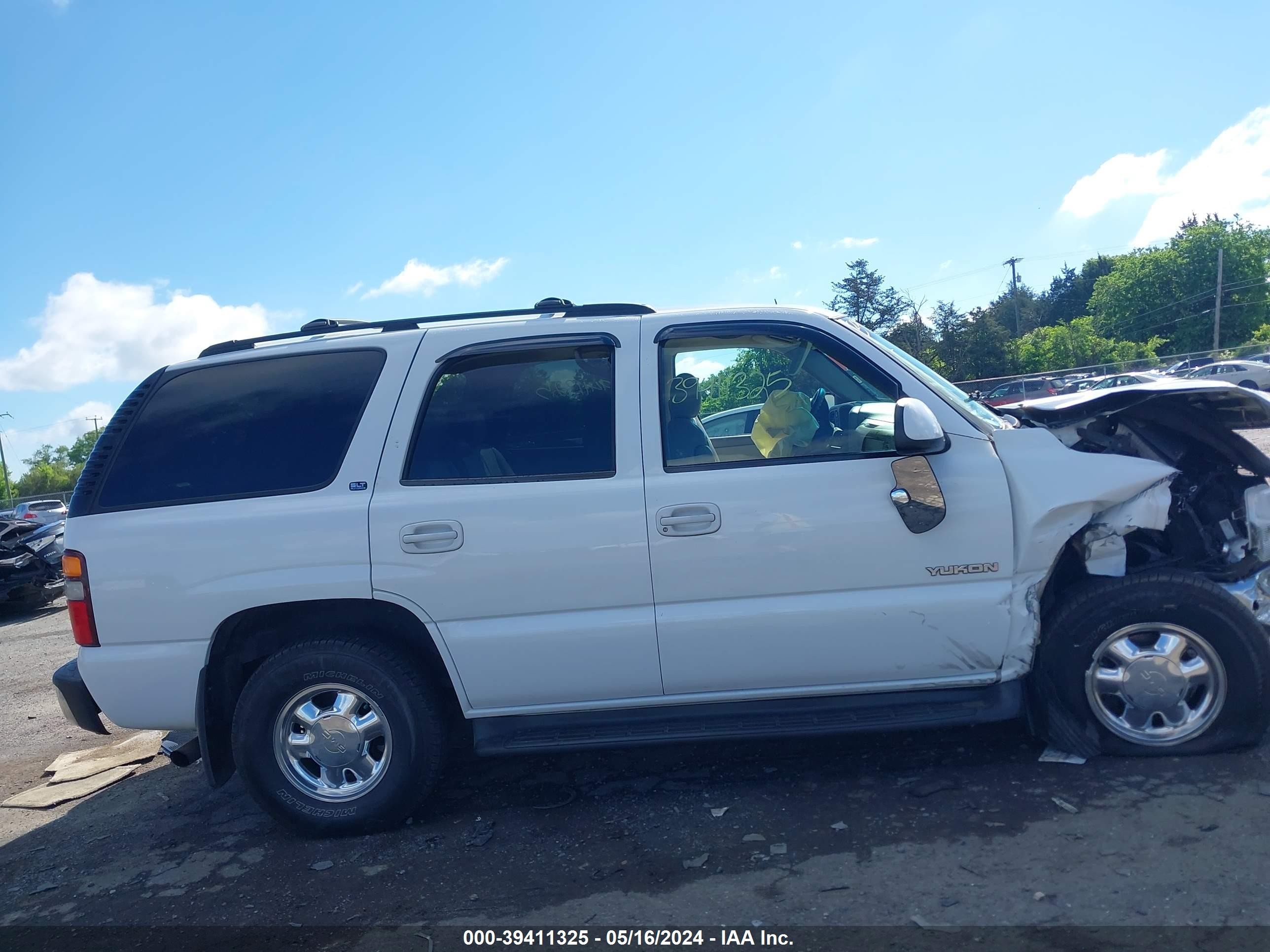 Photo 12 VIN: 1GKEK13Z03R180939 - GMC YUKON 