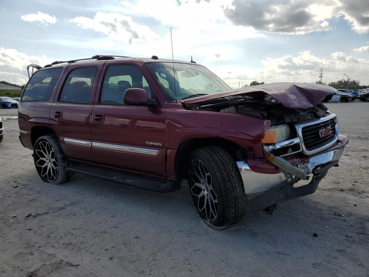 Photo 3 VIN: 1GKEK13Z14R137468 - GMC YUKON 