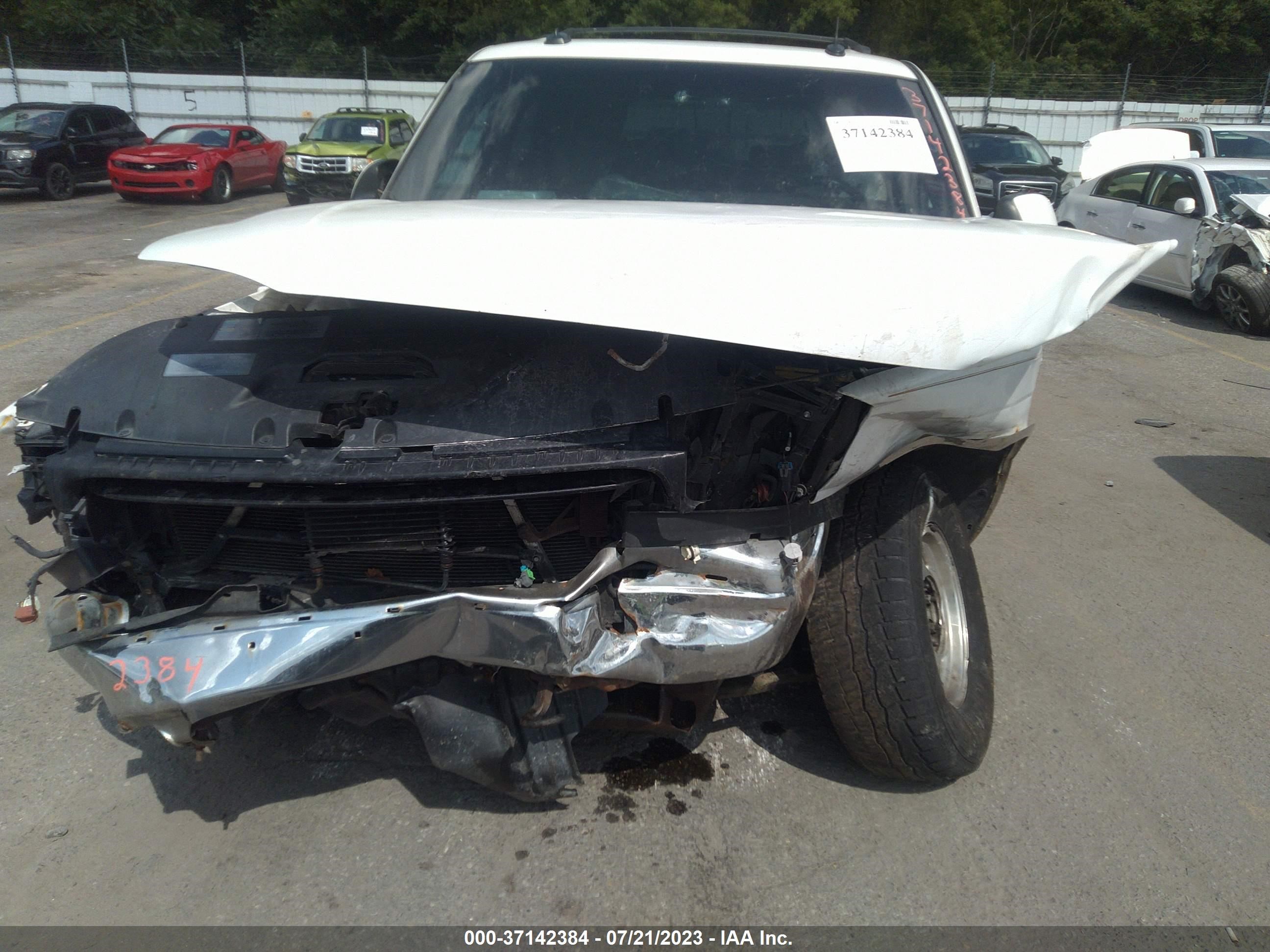 Photo 6 VIN: 1GKEK13Z33J162949 - GMC YUKON 