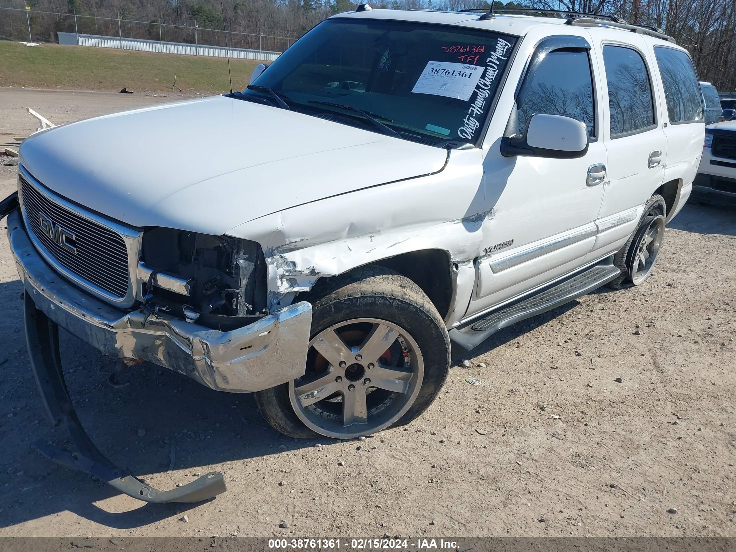 Photo 5 VIN: 1GKEK13Z34R157656 - GMC YUKON 