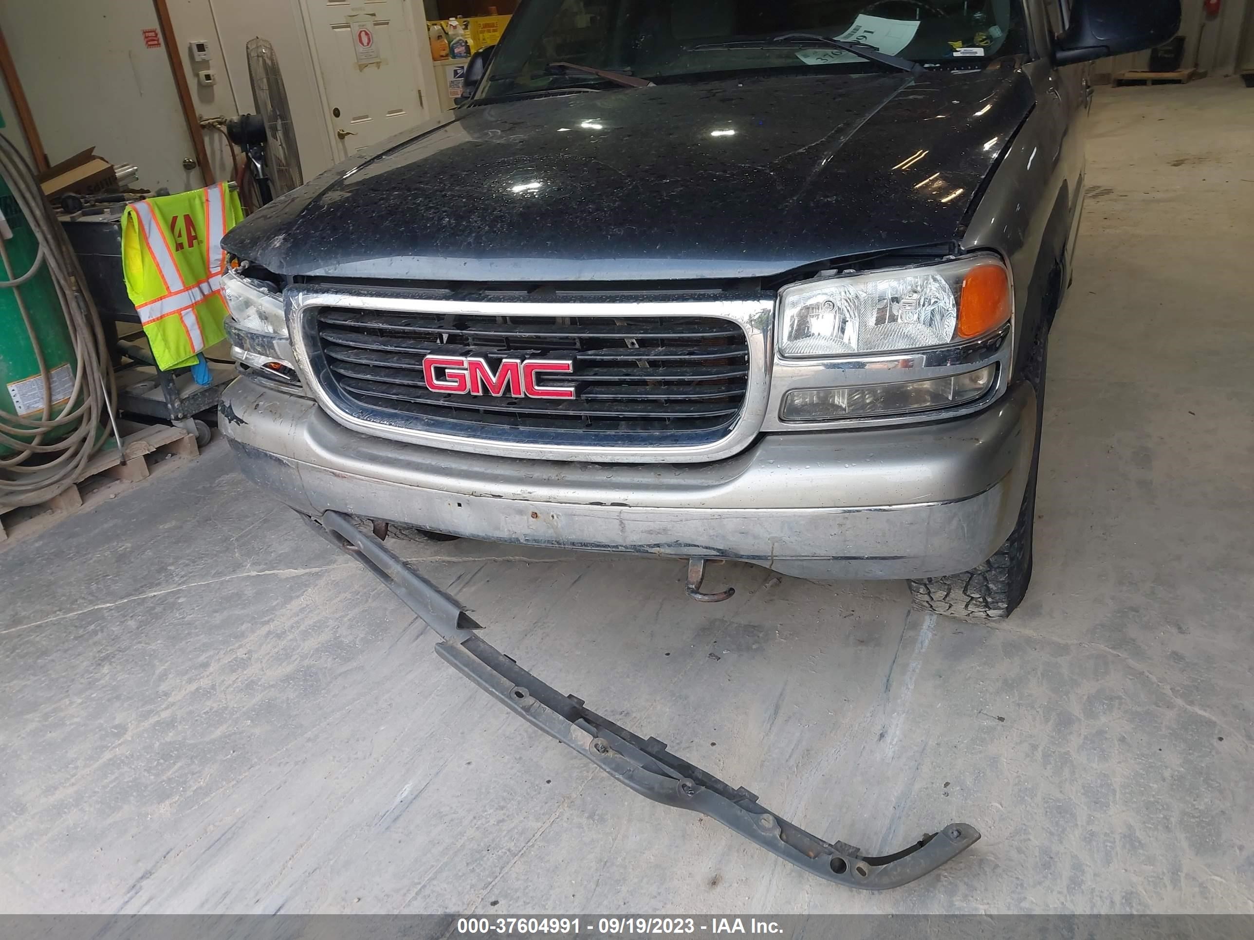 Photo 5 VIN: 1GKEK13Z43J343719 - GMC YUKON 