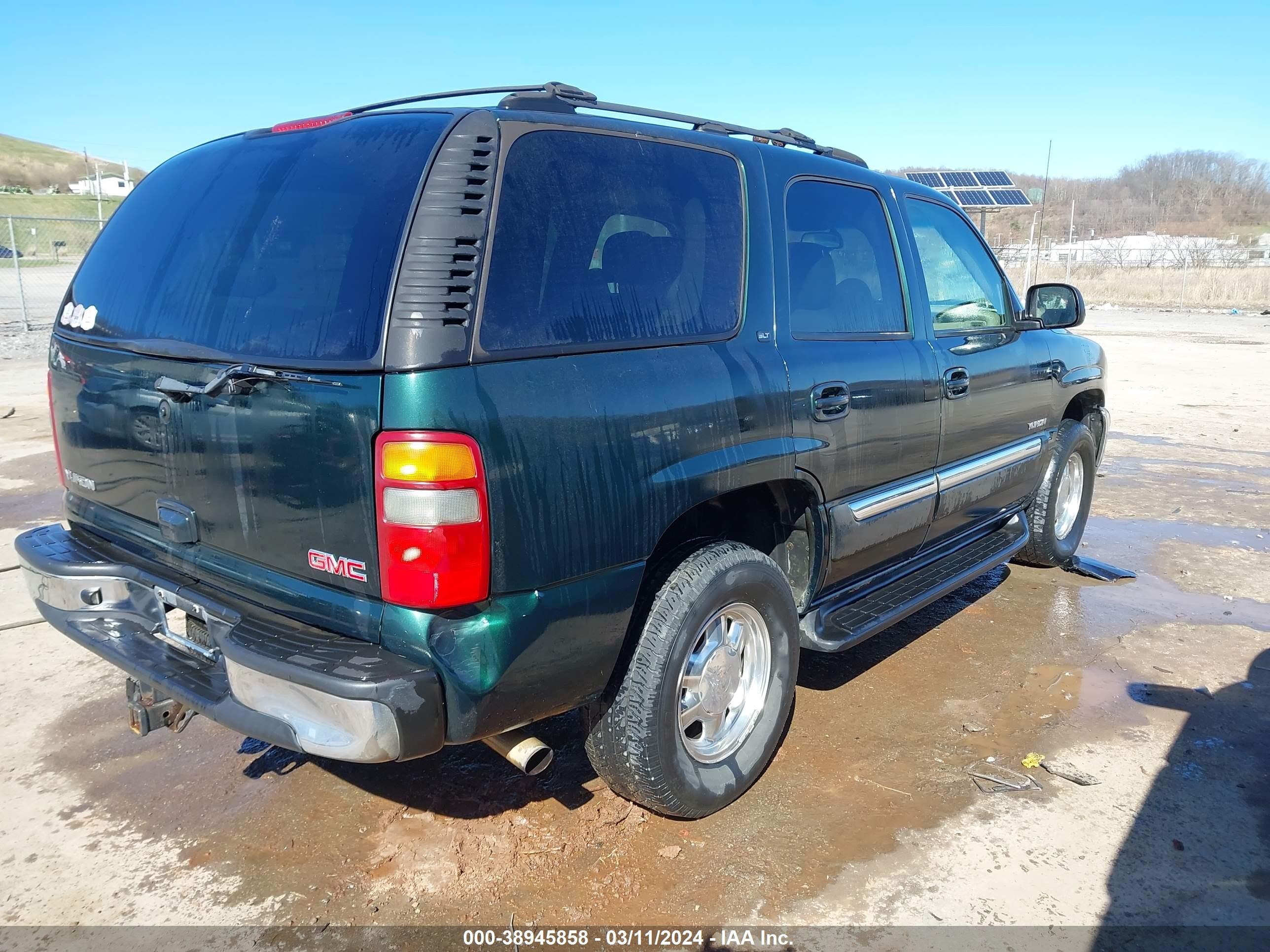 Photo 3 VIN: 1GKEK13Z53J251907 - GMC YUKON 