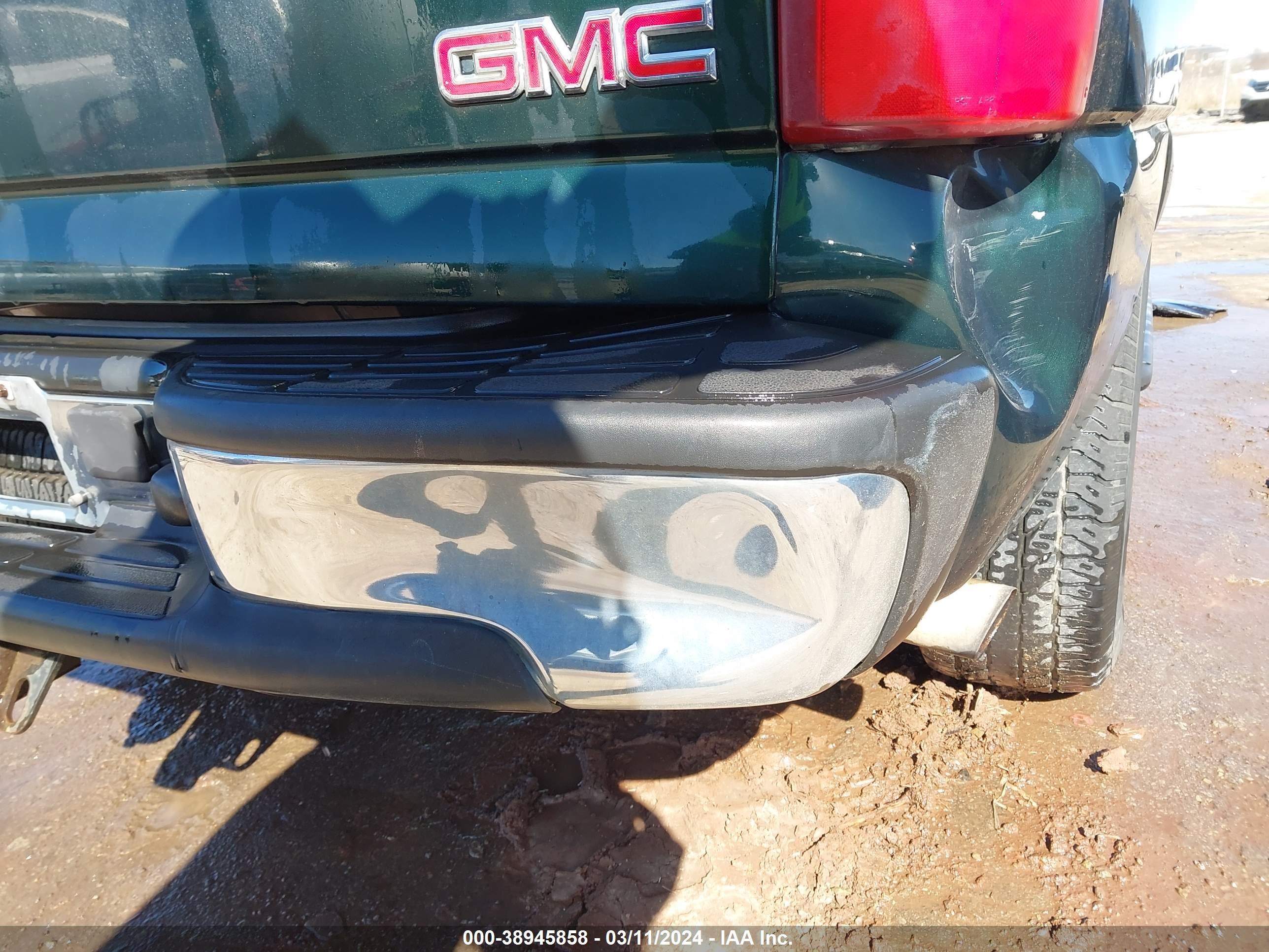 Photo 5 VIN: 1GKEK13Z53J251907 - GMC YUKON 