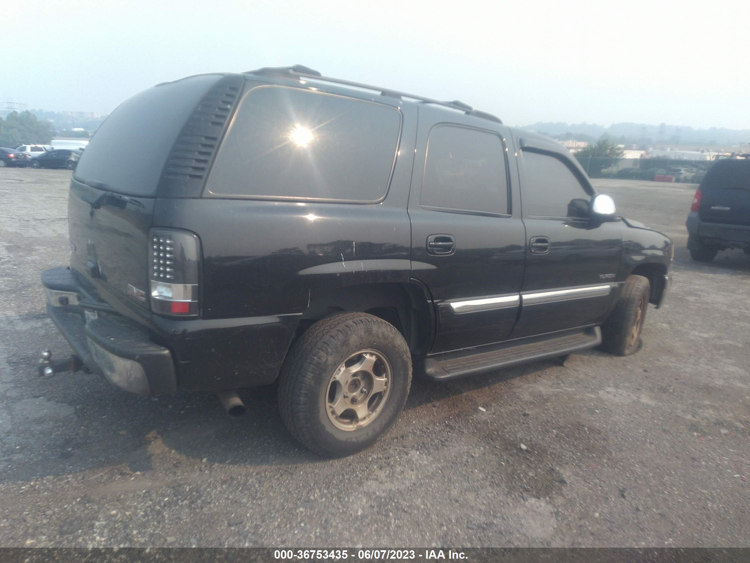 Photo 3 VIN: 1GKEK13Z53R218391 - GMC YUKON 