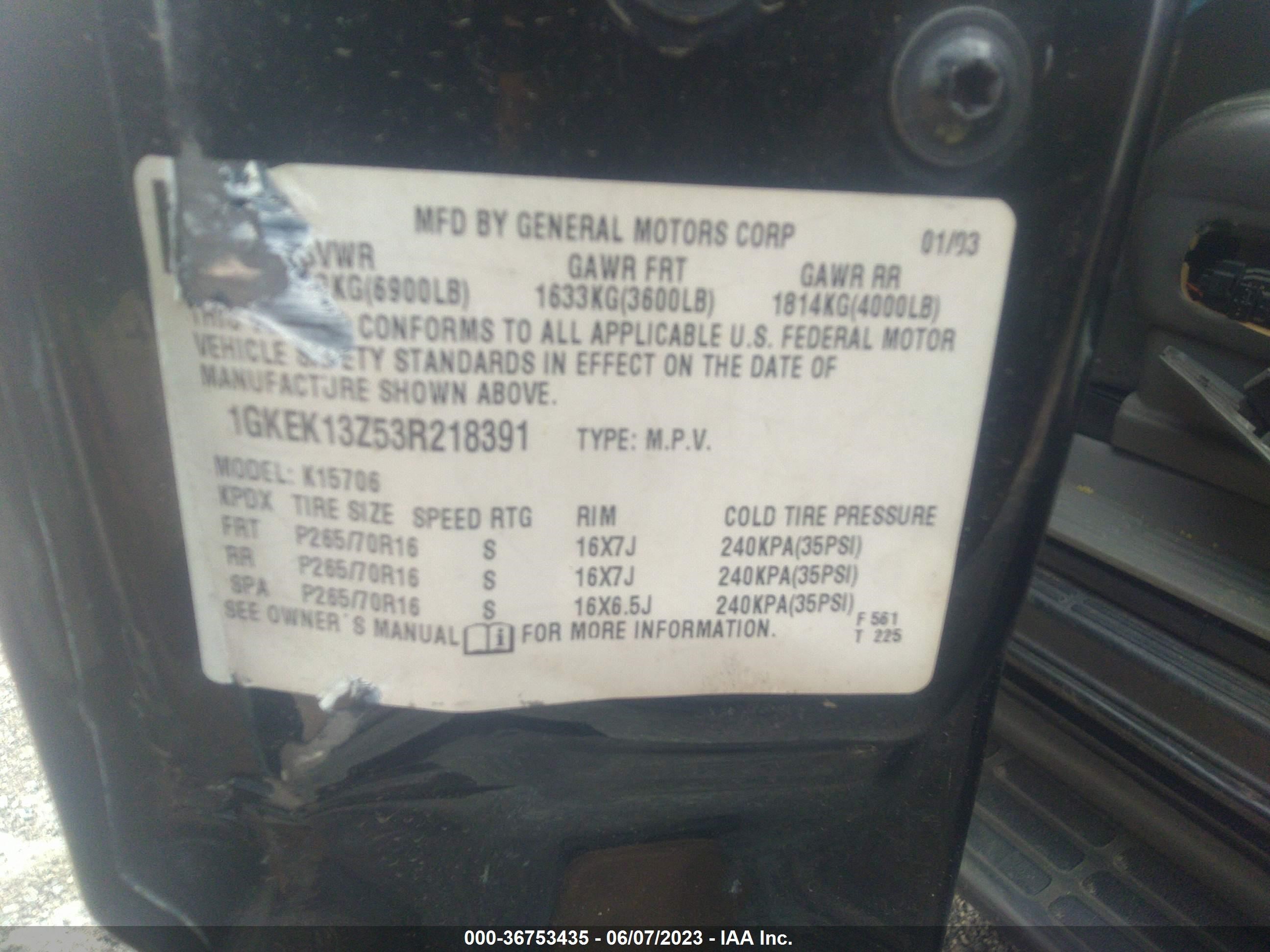 Photo 8 VIN: 1GKEK13Z53R218391 - GMC YUKON 