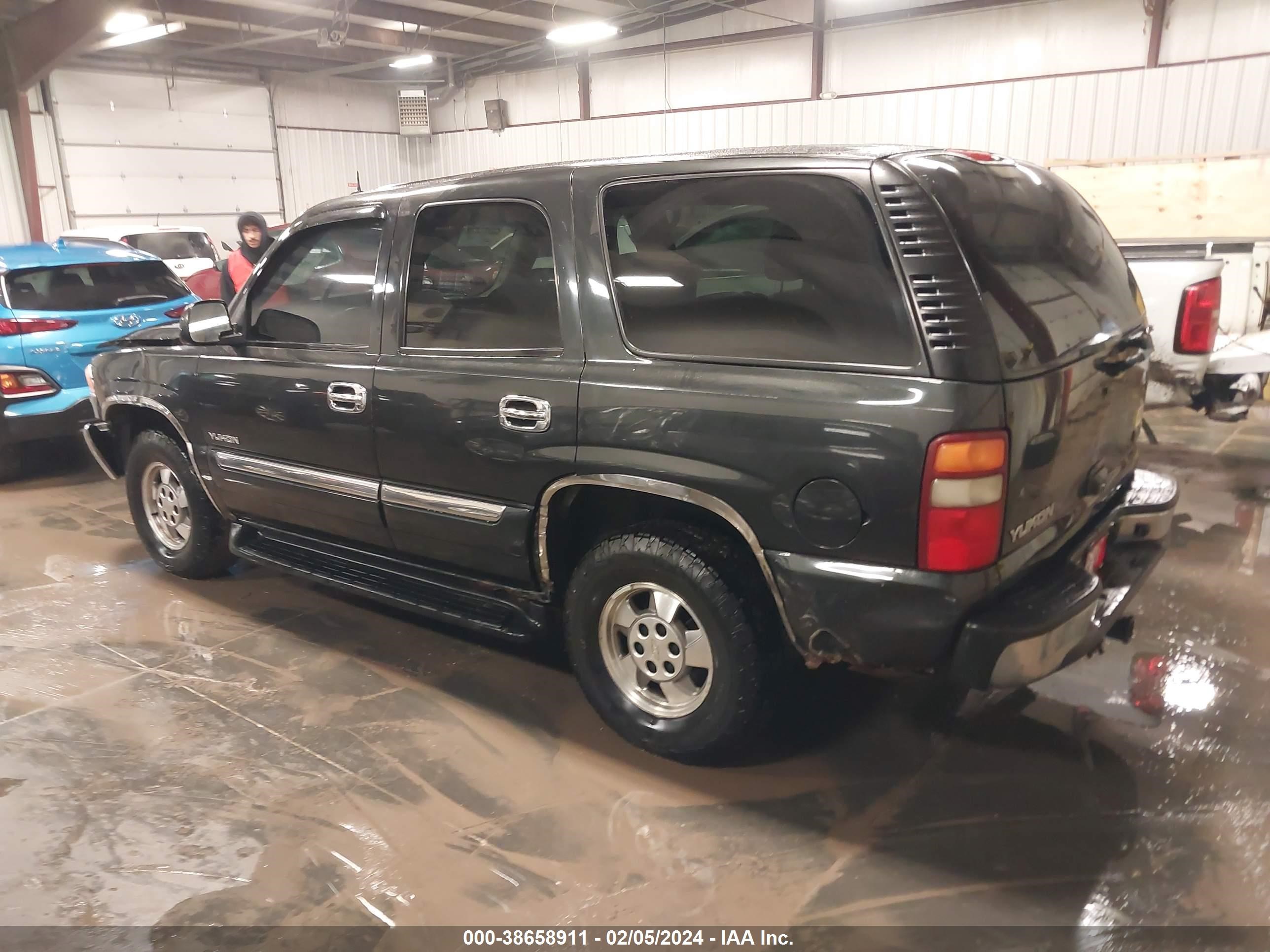 Photo 2 VIN: 1GKEK13Z73R115974 - GMC YUKON 