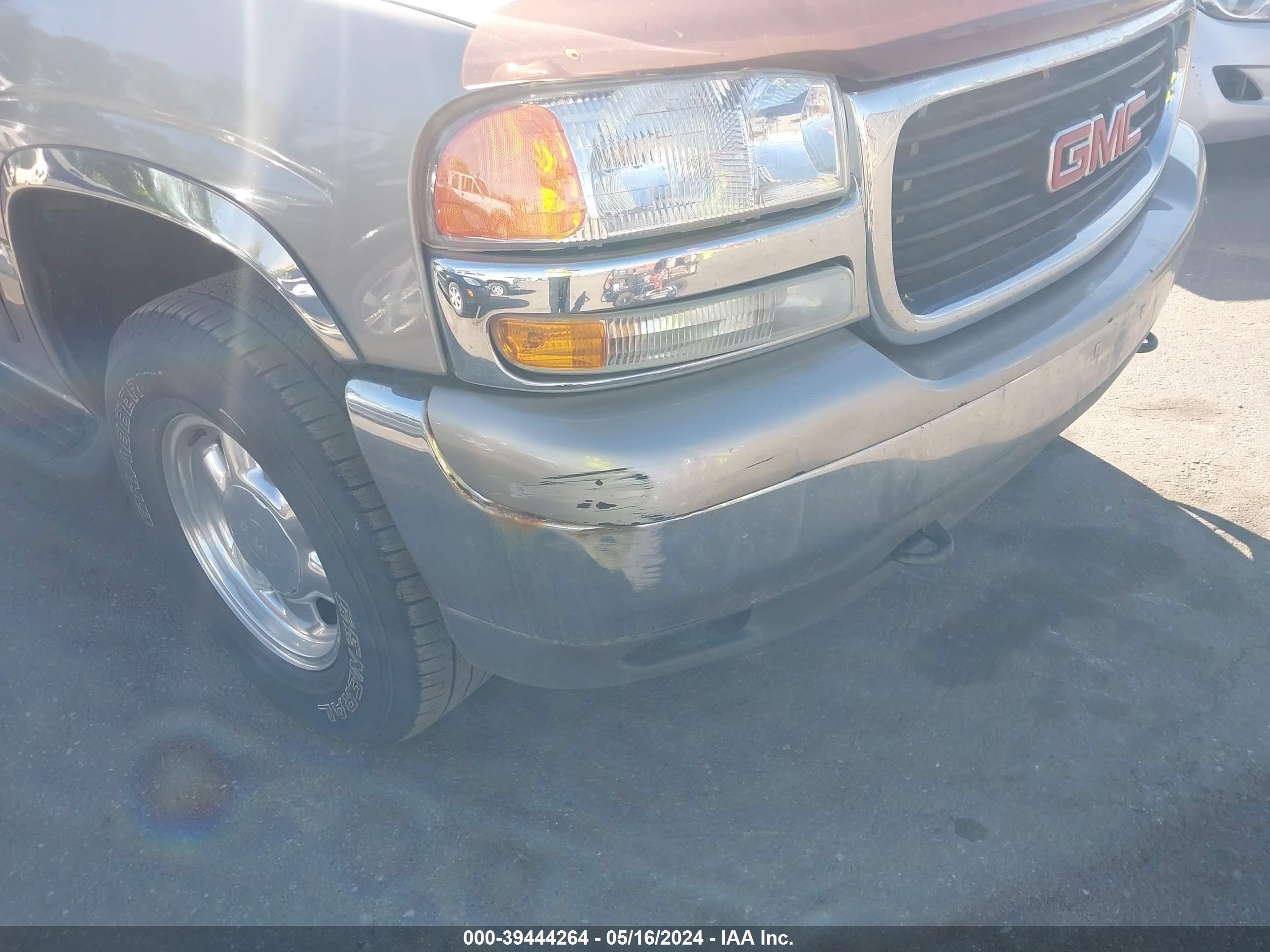 Photo 5 VIN: 1GKEK13Z83J177463 - GMC YUKON 