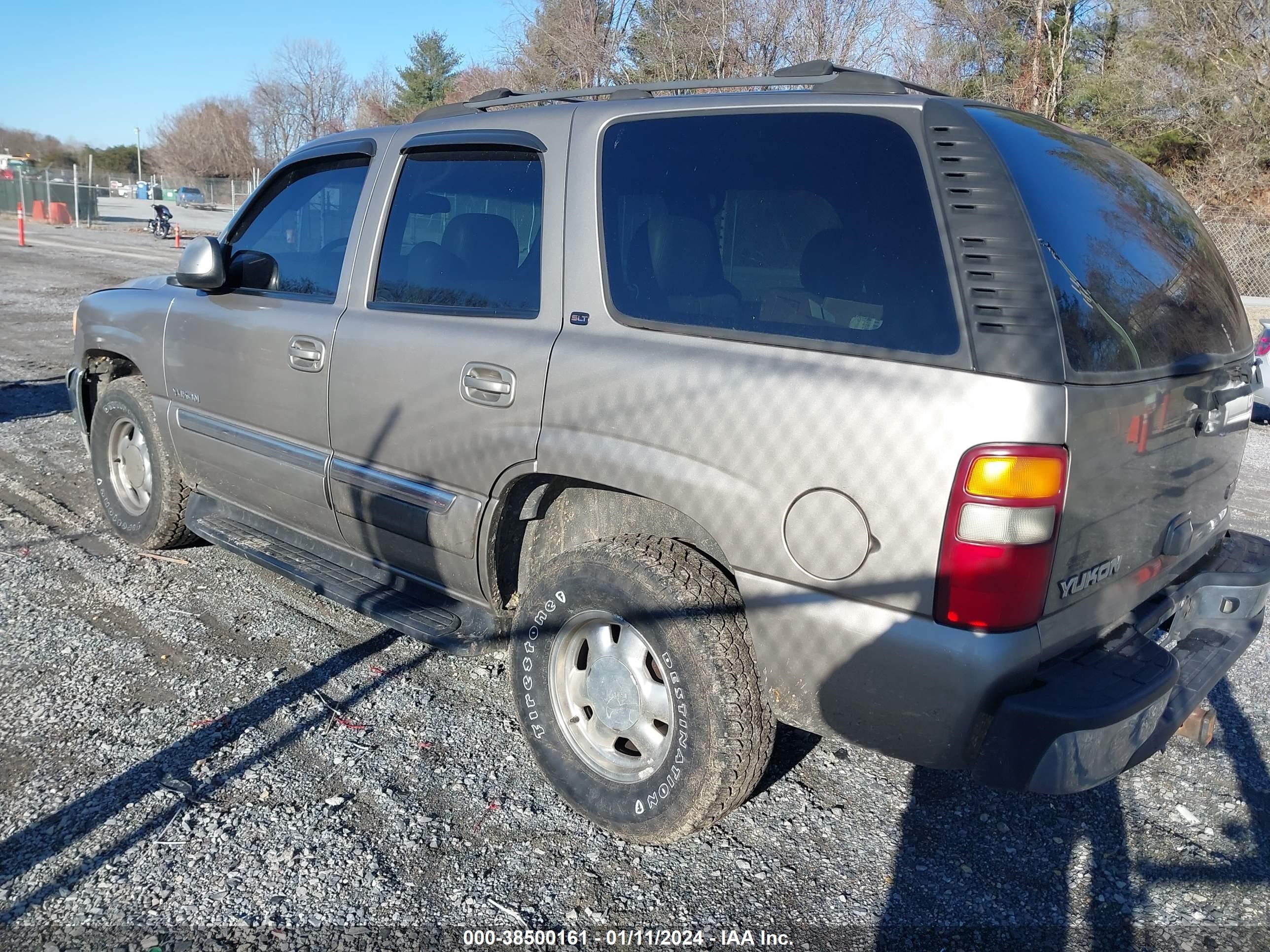 Photo 2 VIN: 1GKEK13Z83R100884 - GMC YUKON 