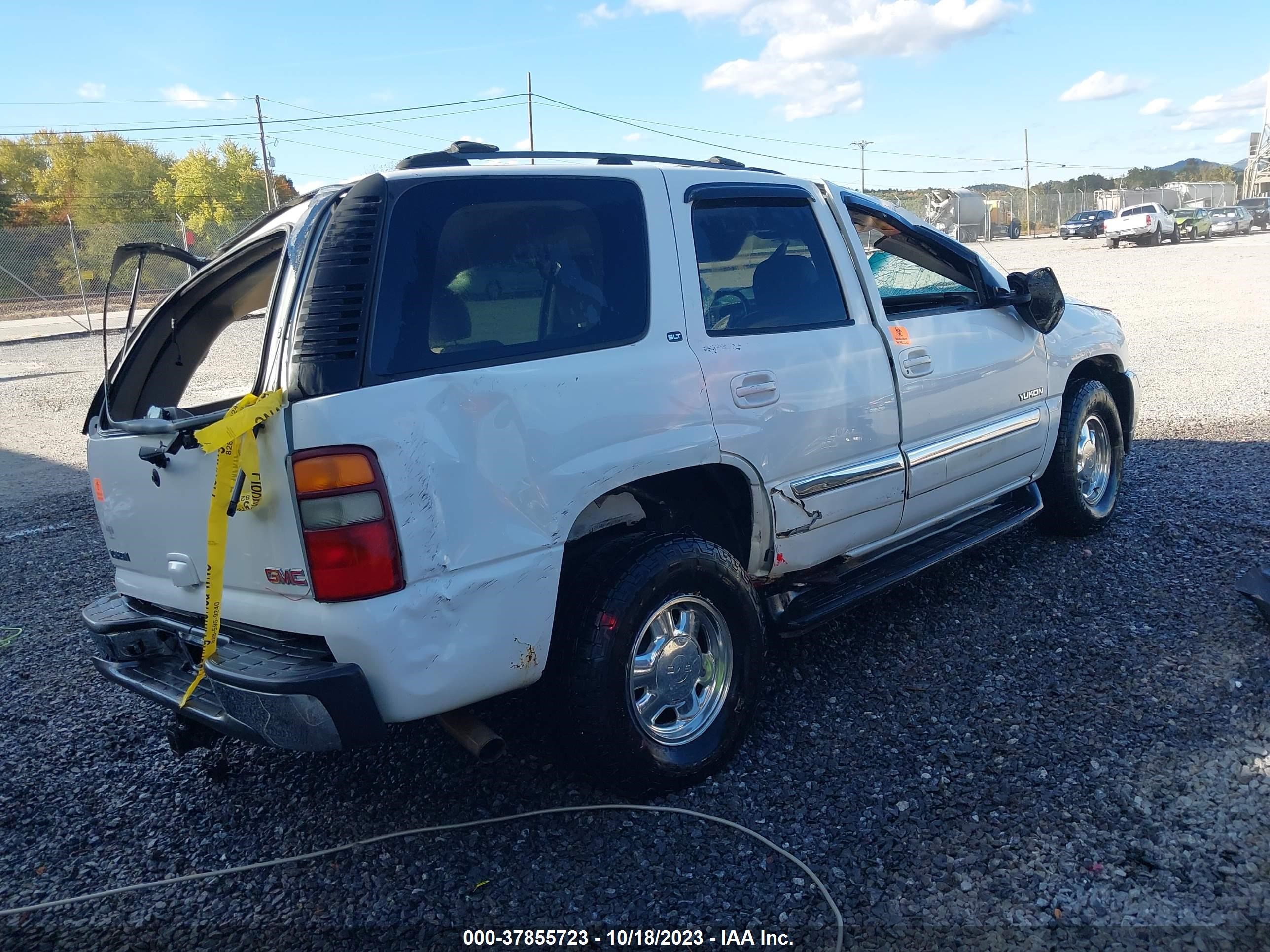 Photo 3 VIN: 1GKEK13ZX3J320607 - GMC YUKON 