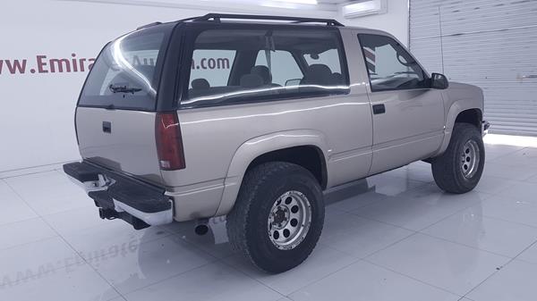 Photo 8 VIN: 1GKEK18K3SJ704951 - GMC YUKON 