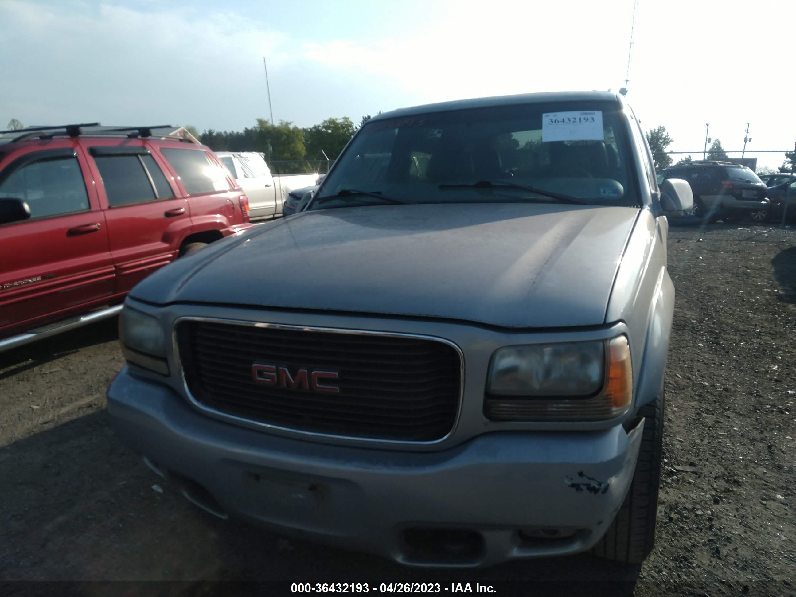 Photo 5 VIN: 1GKEK63R7YR205596 - GMC YUKON 